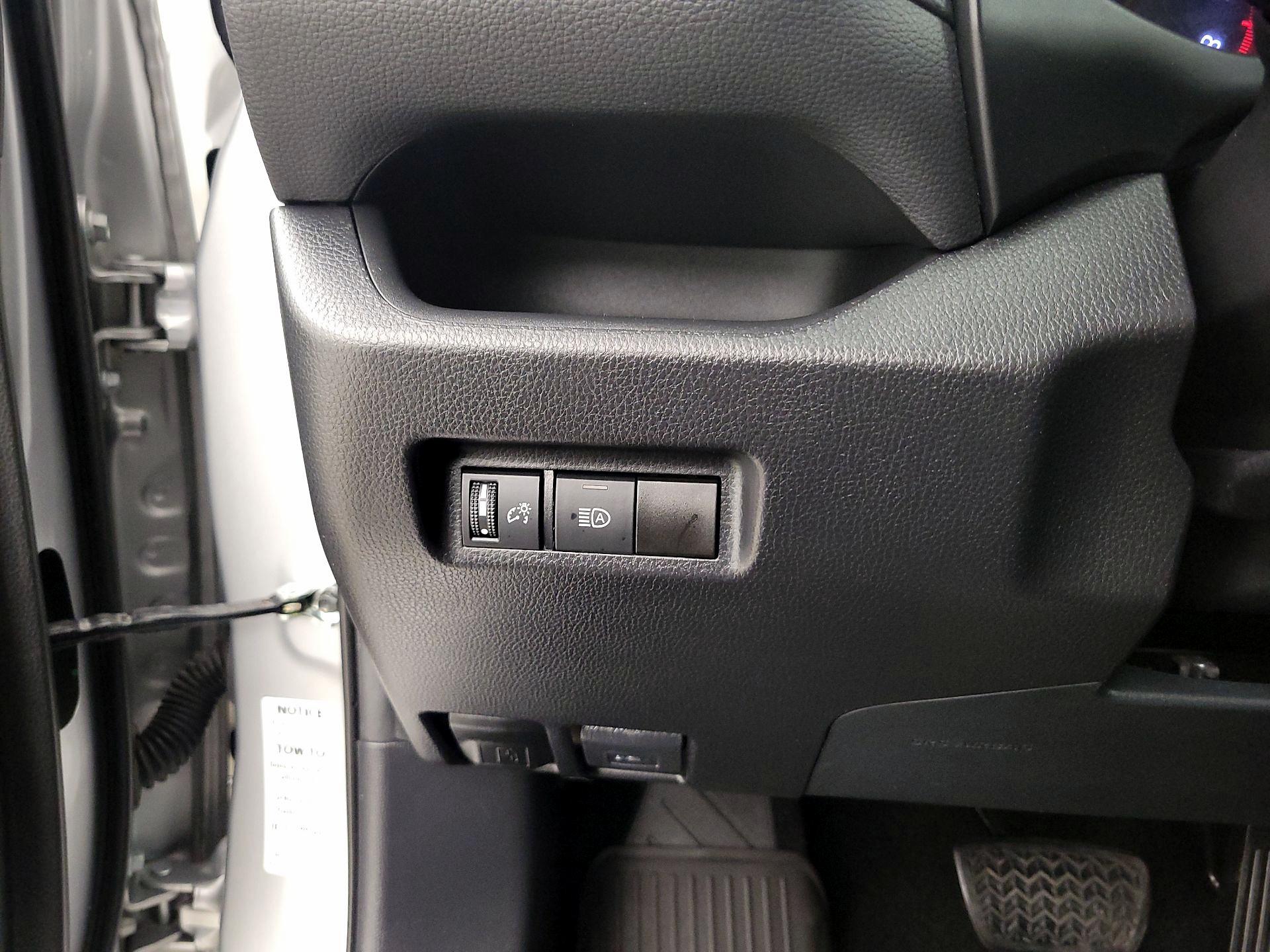 Thumbnail: 2021 Toyota RAV4 - 13