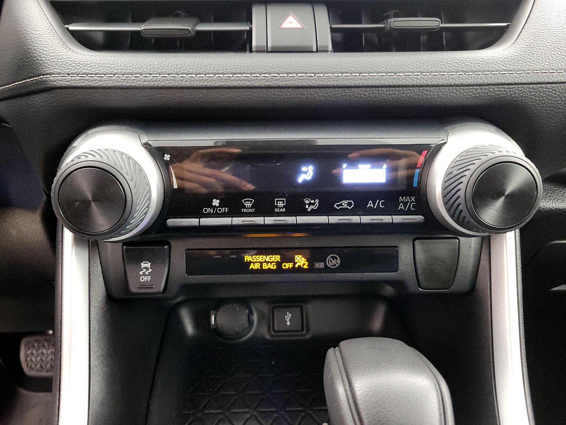 Thumbnail: 2021 Toyota RAV4 - 16