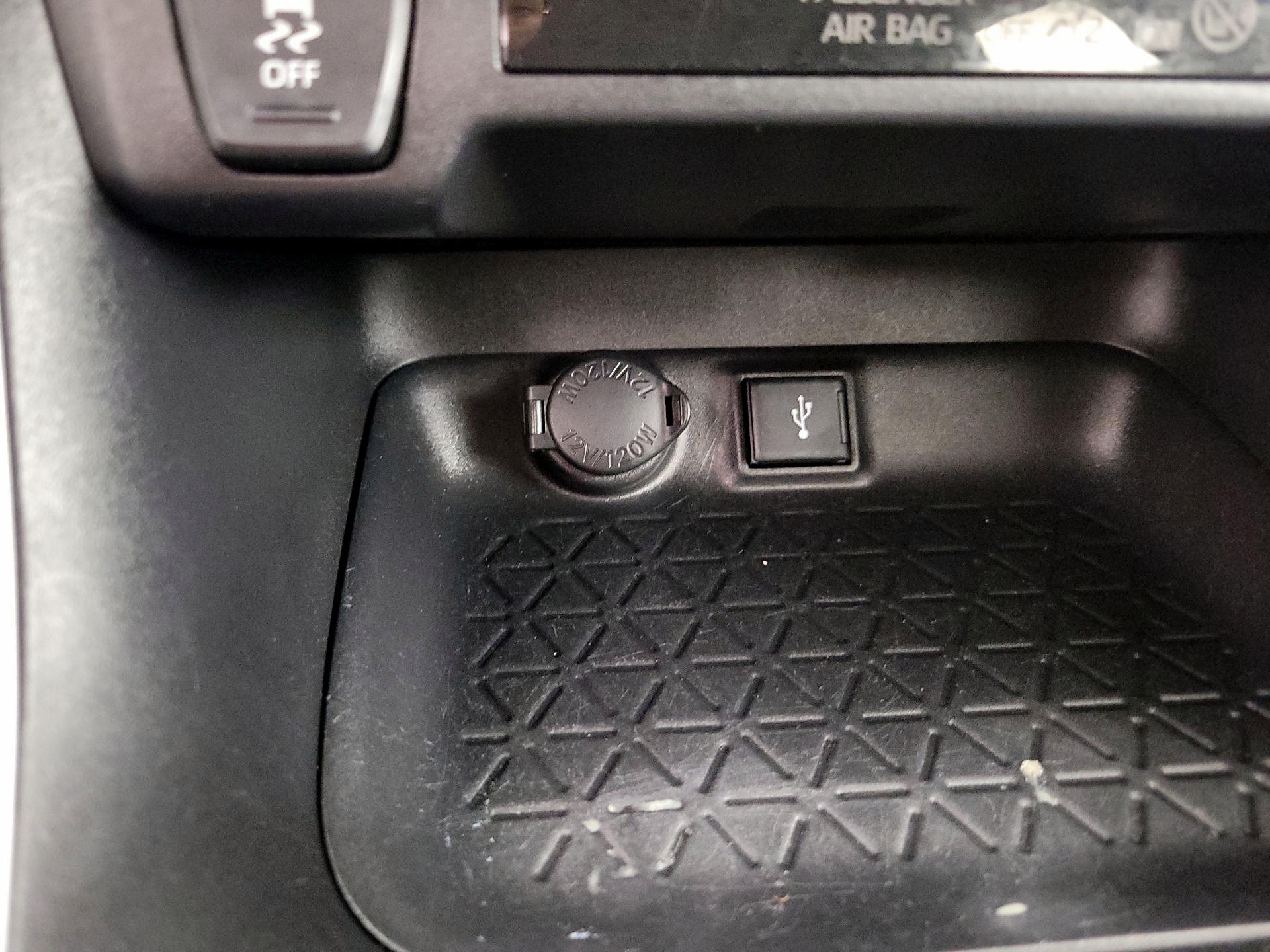 Thumbnail: 2021 Toyota RAV4 - 18