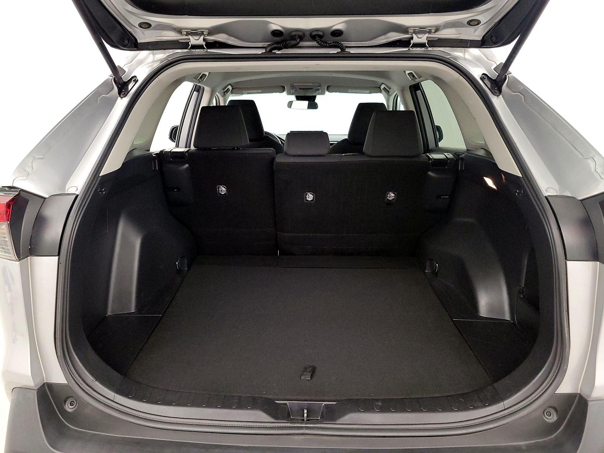 Thumbnail: 2021 Toyota RAV4 - 20