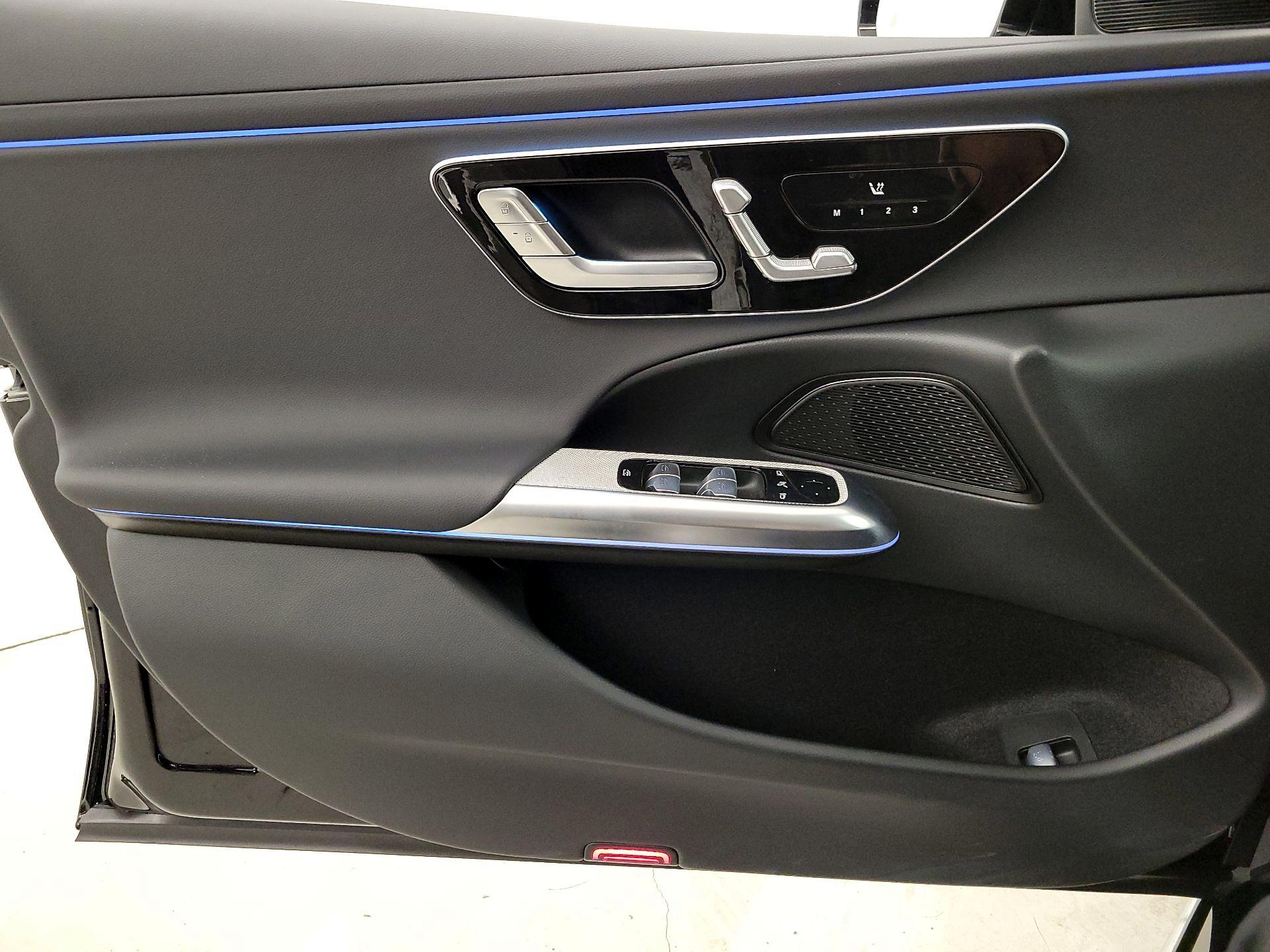 Thumbnail: 2025 Mercedes-Benz E-Class - 12