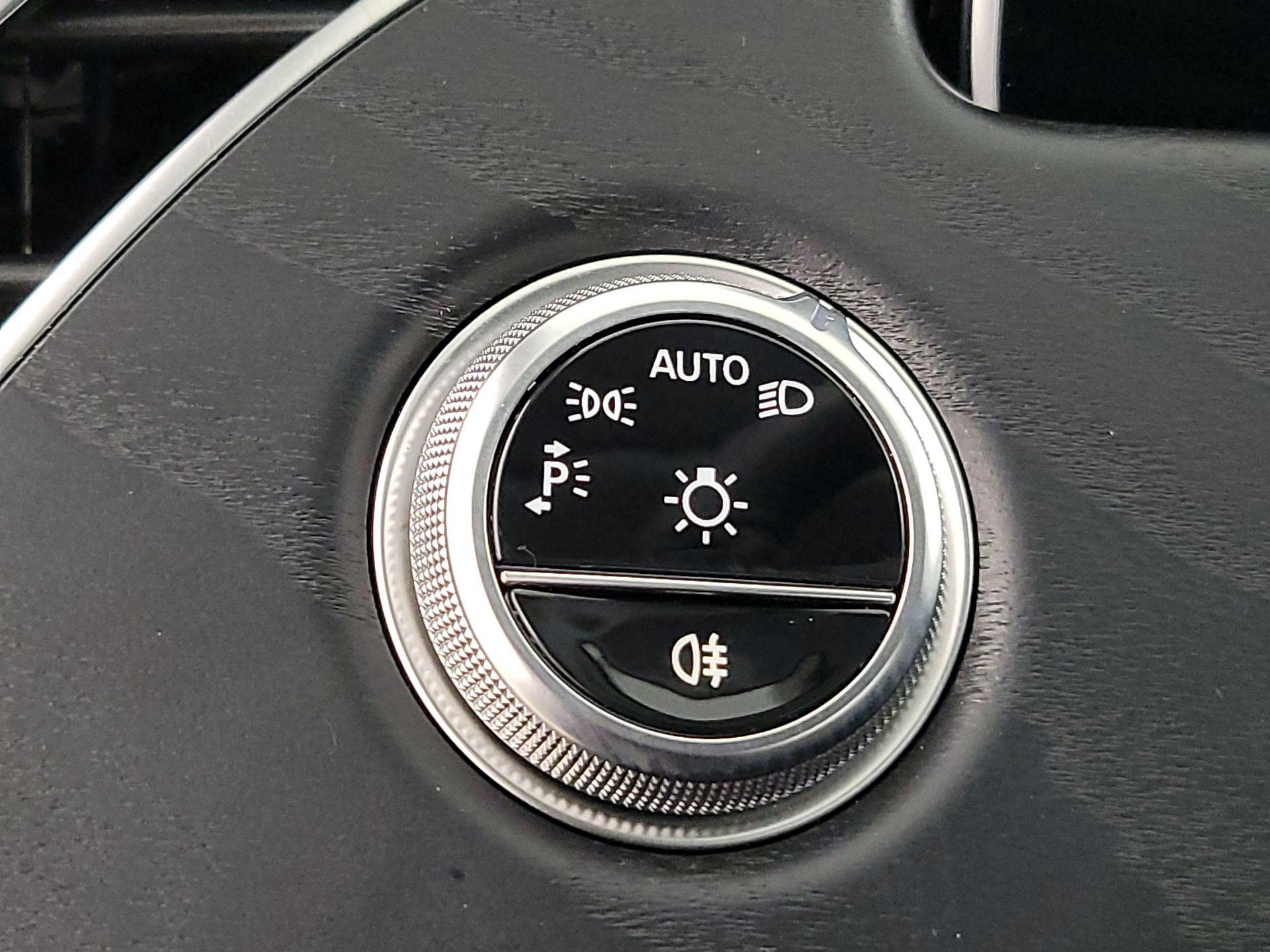 Thumbnail: 2025 Mercedes-Benz E-Class - 13