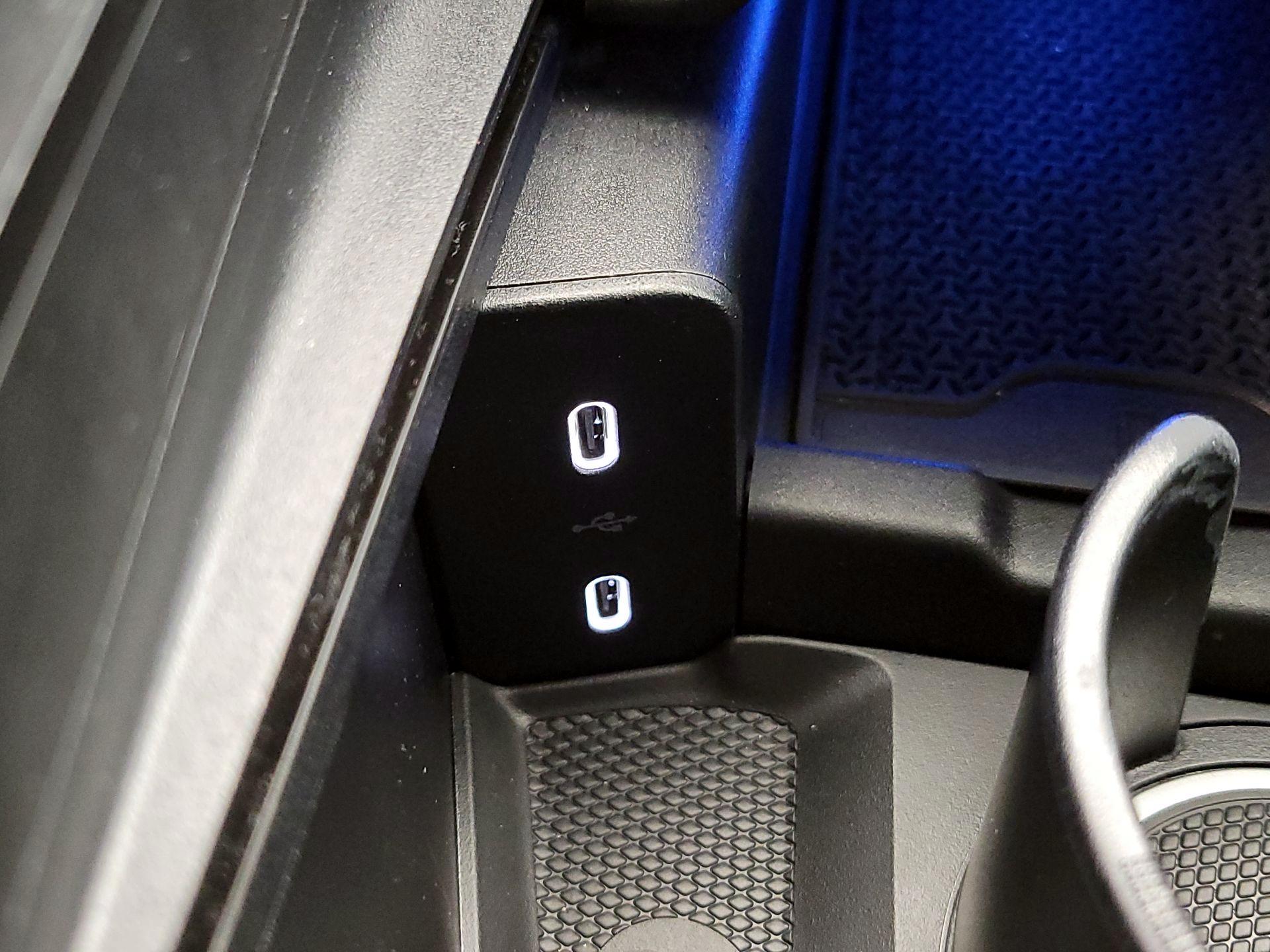 Thumbnail: 2025 Mercedes-Benz E-Class - 19