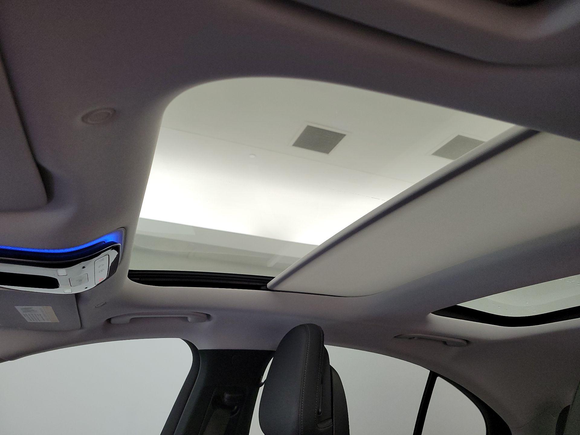 Thumbnail: 2025 Mercedes-Benz E-Class - 20