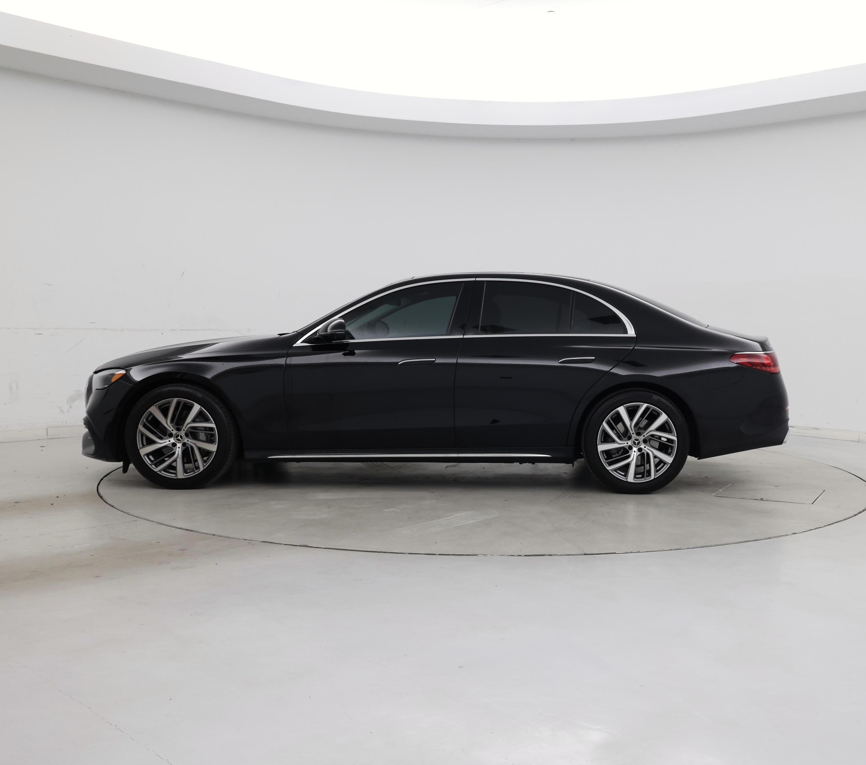 Thumbnail: 2025 Mercedes-Benz E-Class - 3