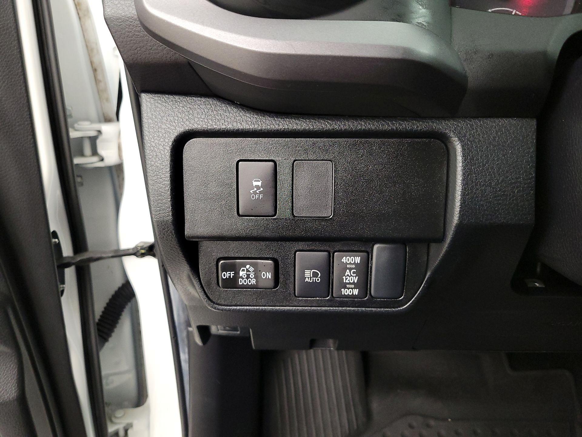 Thumbnail: 2022 Toyota Tacoma - 13