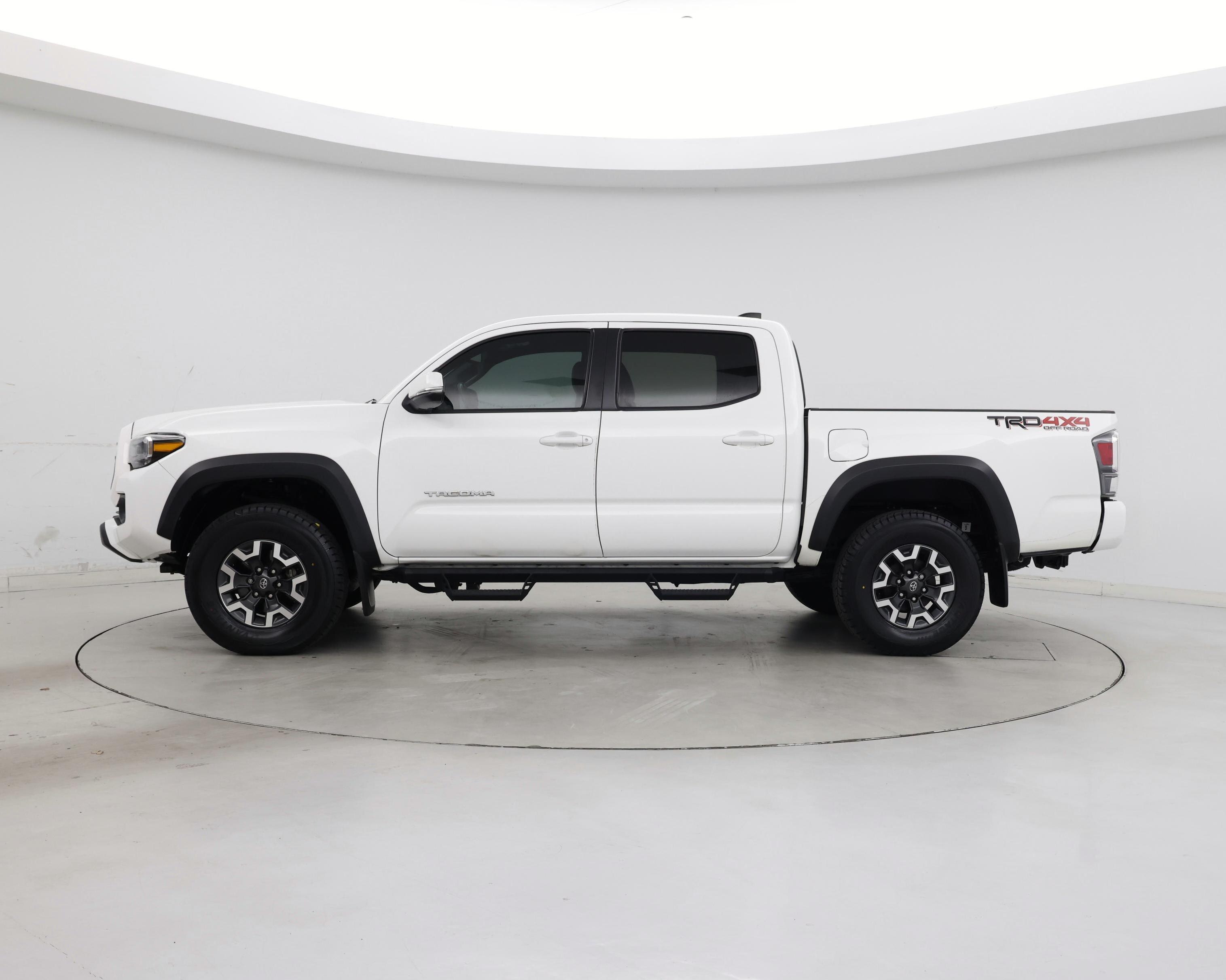 Thumbnail: 2022 Toyota Tacoma - 3