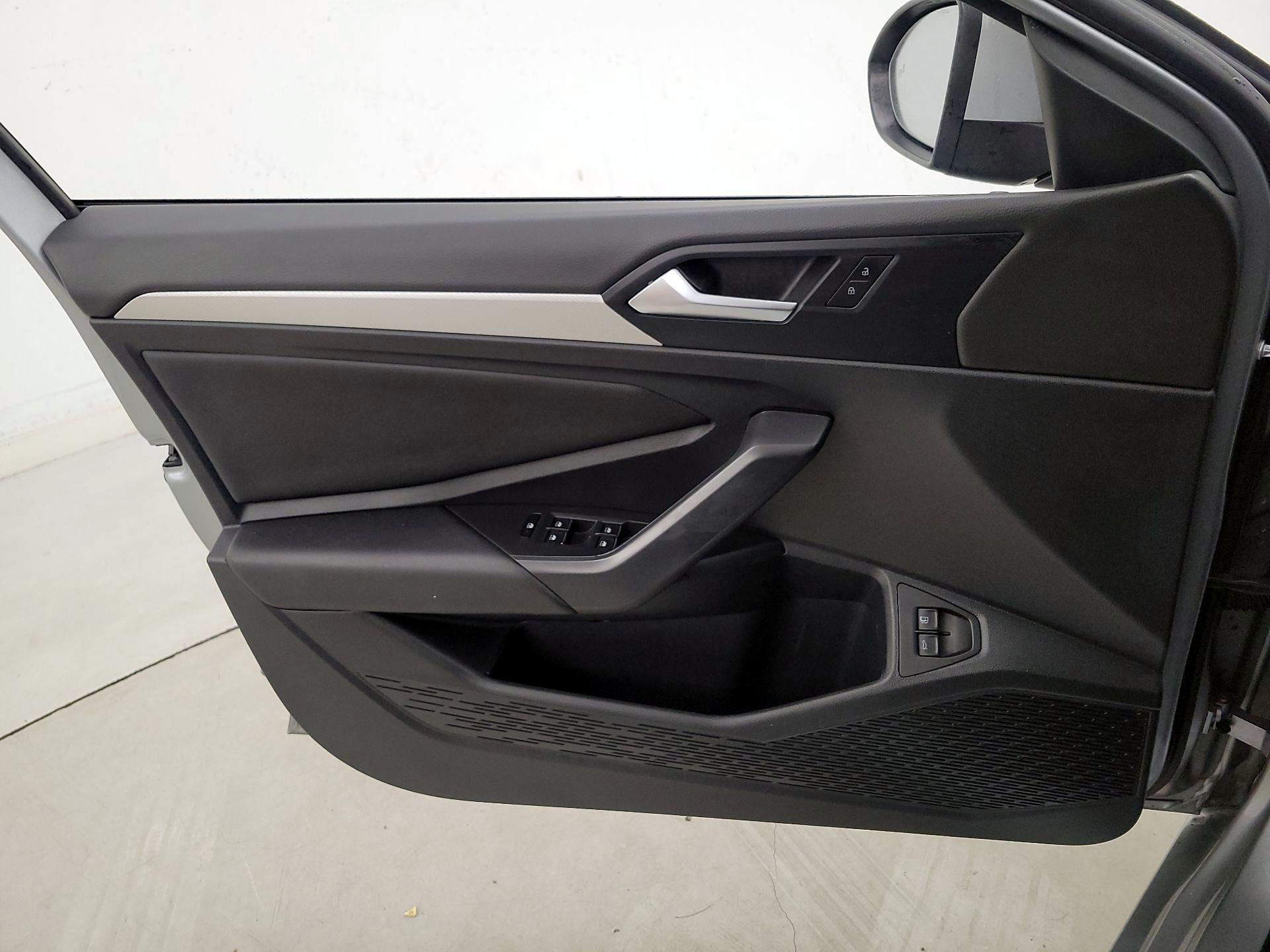 Thumbnail: 2021 Volkswagen Jetta - 12