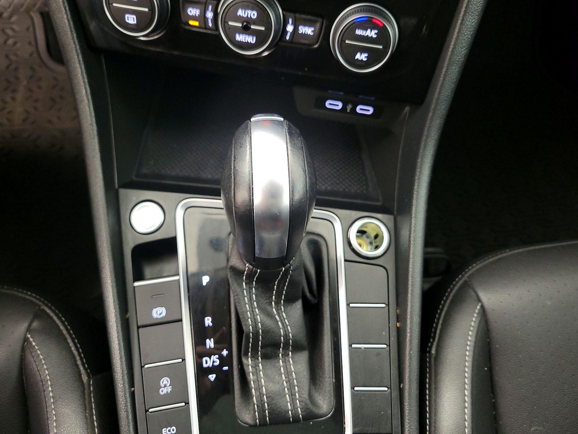 Thumbnail: 2021 Volkswagen Jetta - 17