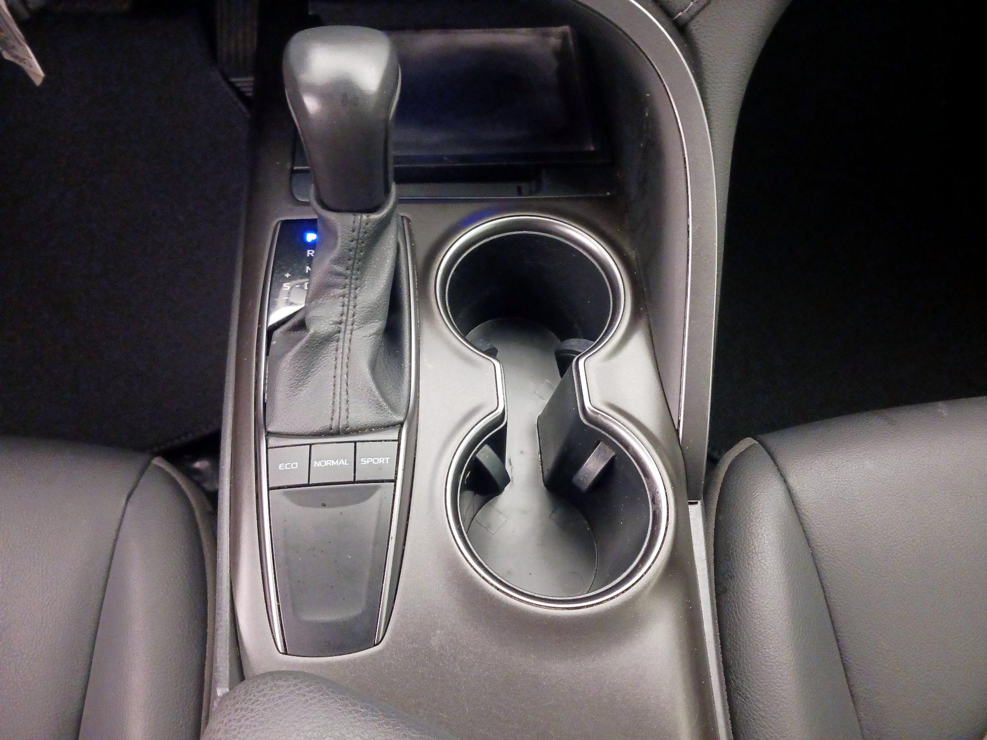 Thumbnail: 2023 Toyota Camry - 17