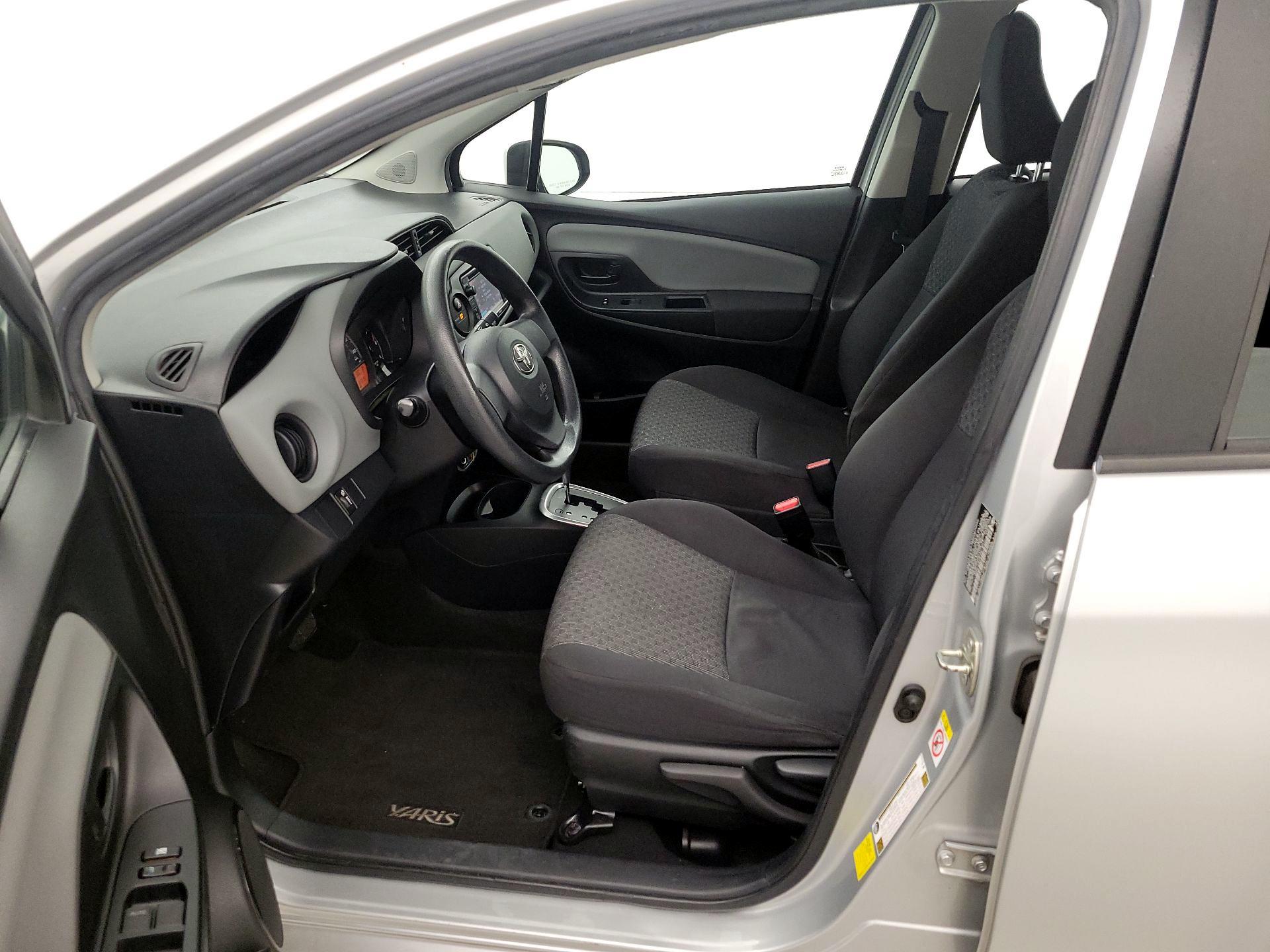 Thumbnail: 2015 Toyota Yaris - 11