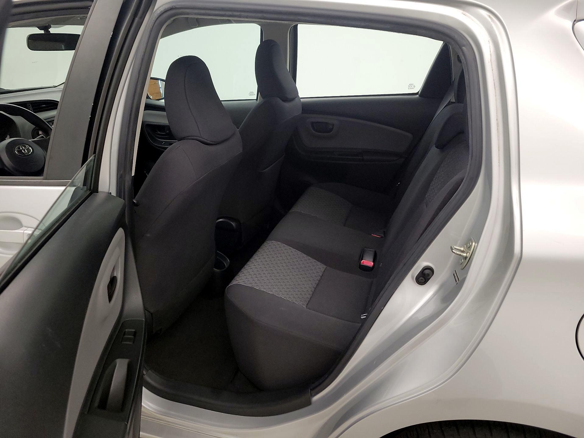 Thumbnail: 2015 Toyota Yaris - 18