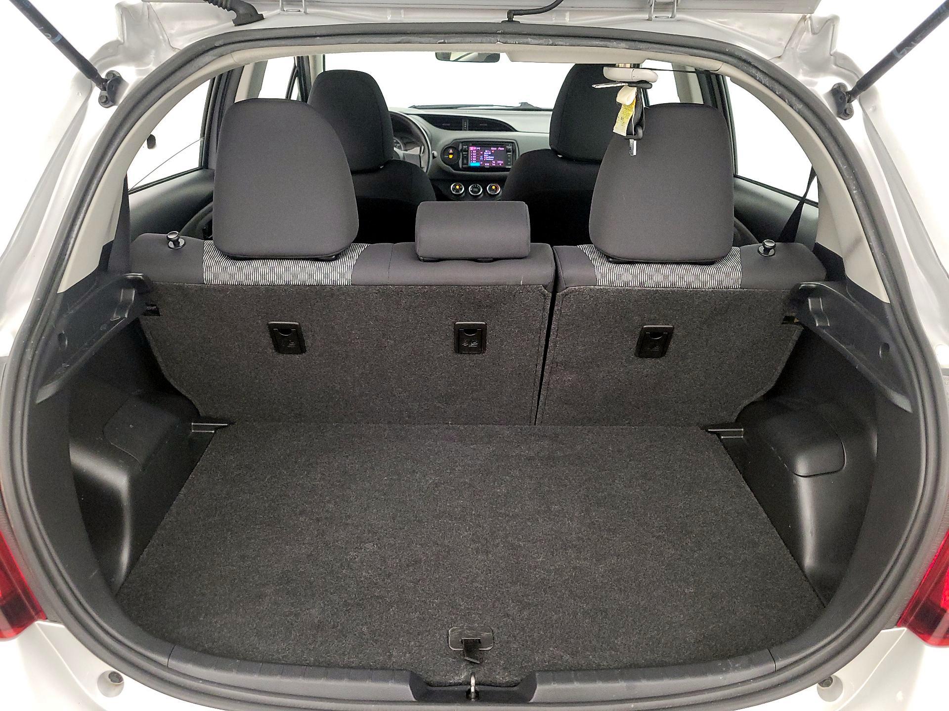 Thumbnail: 2015 Toyota Yaris - 19