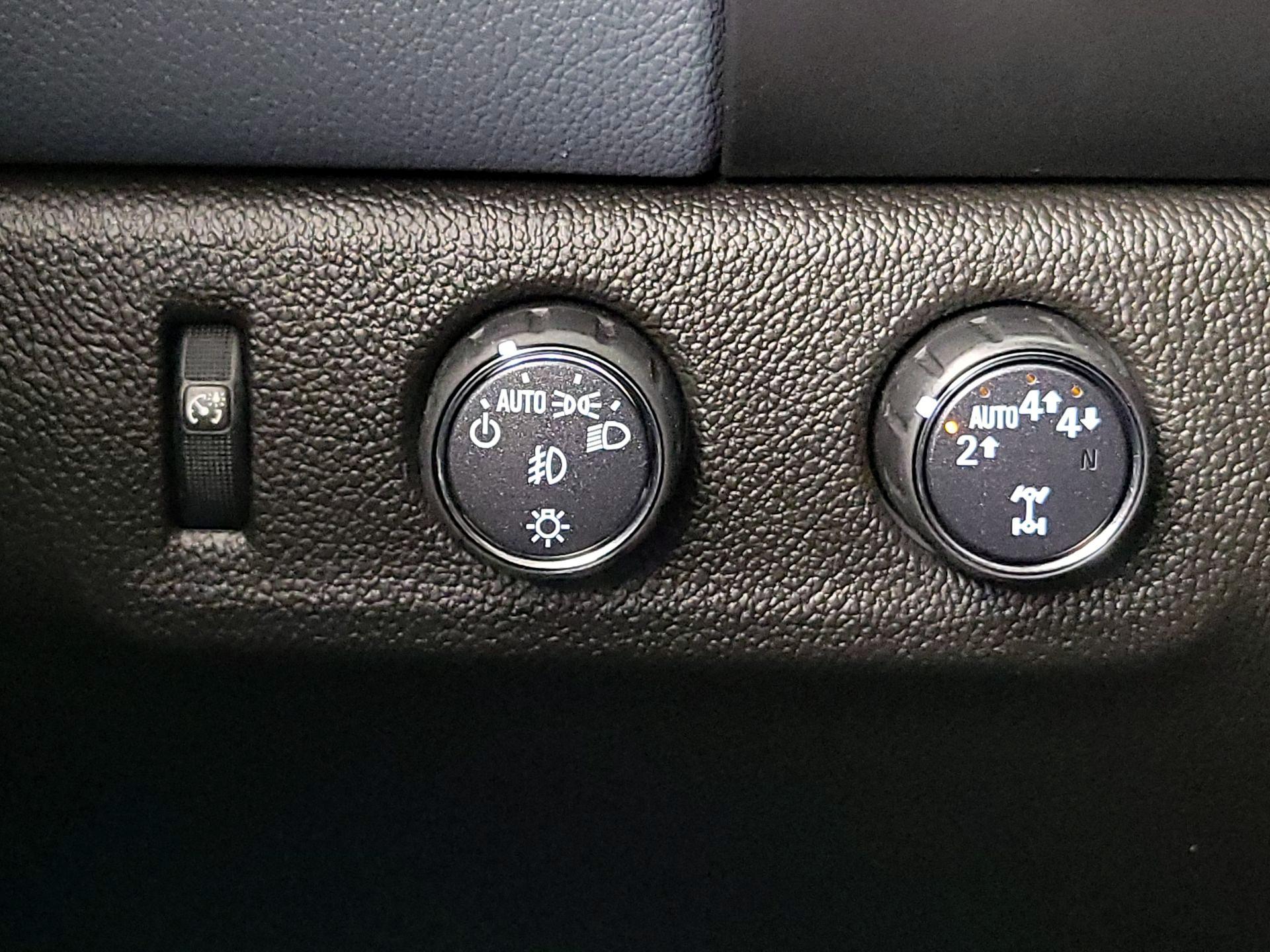 Thumbnail: 2022 Chevrolet Colorado - 13