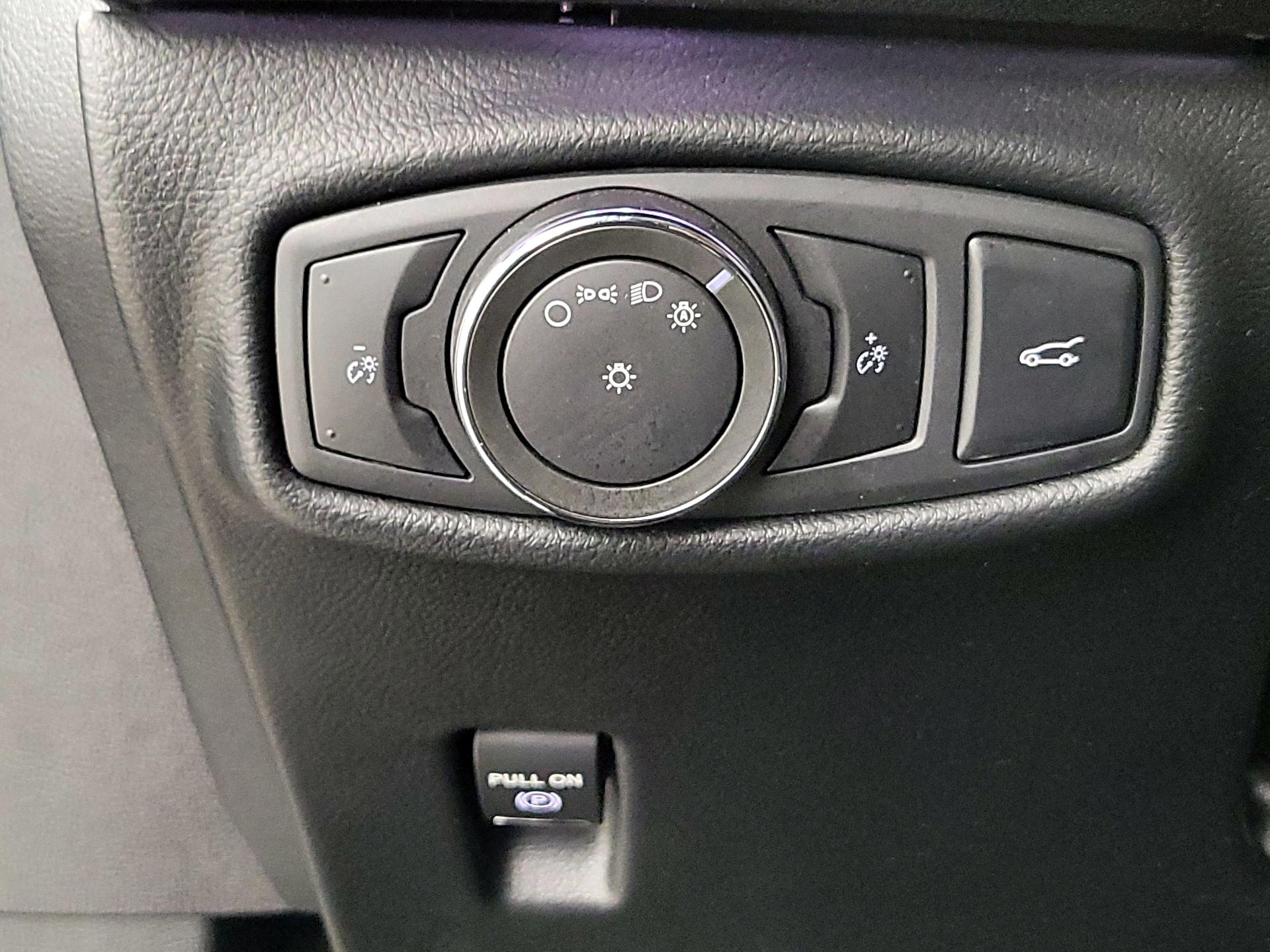 Thumbnail: 2016 Lincoln MKZ - 13