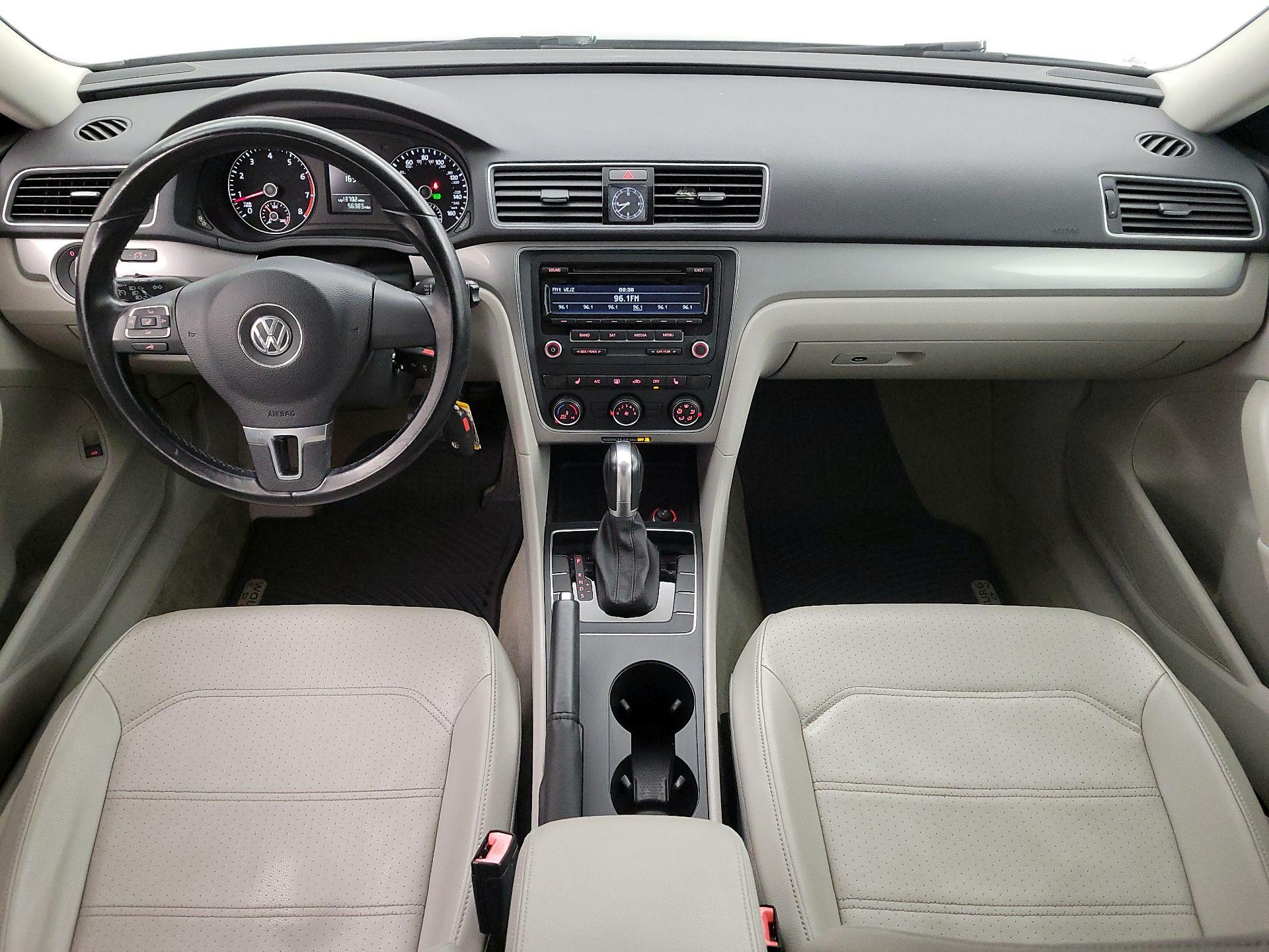 Thumbnail: 2015 Volkswagen Passat - 9