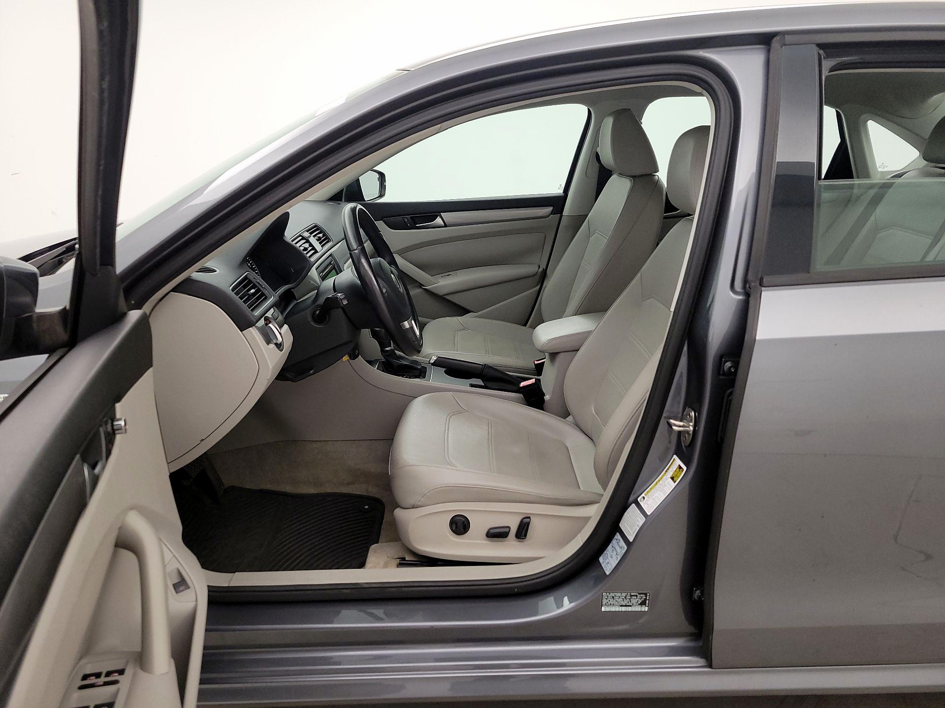 Thumbnail: 2015 Volkswagen Passat - 11