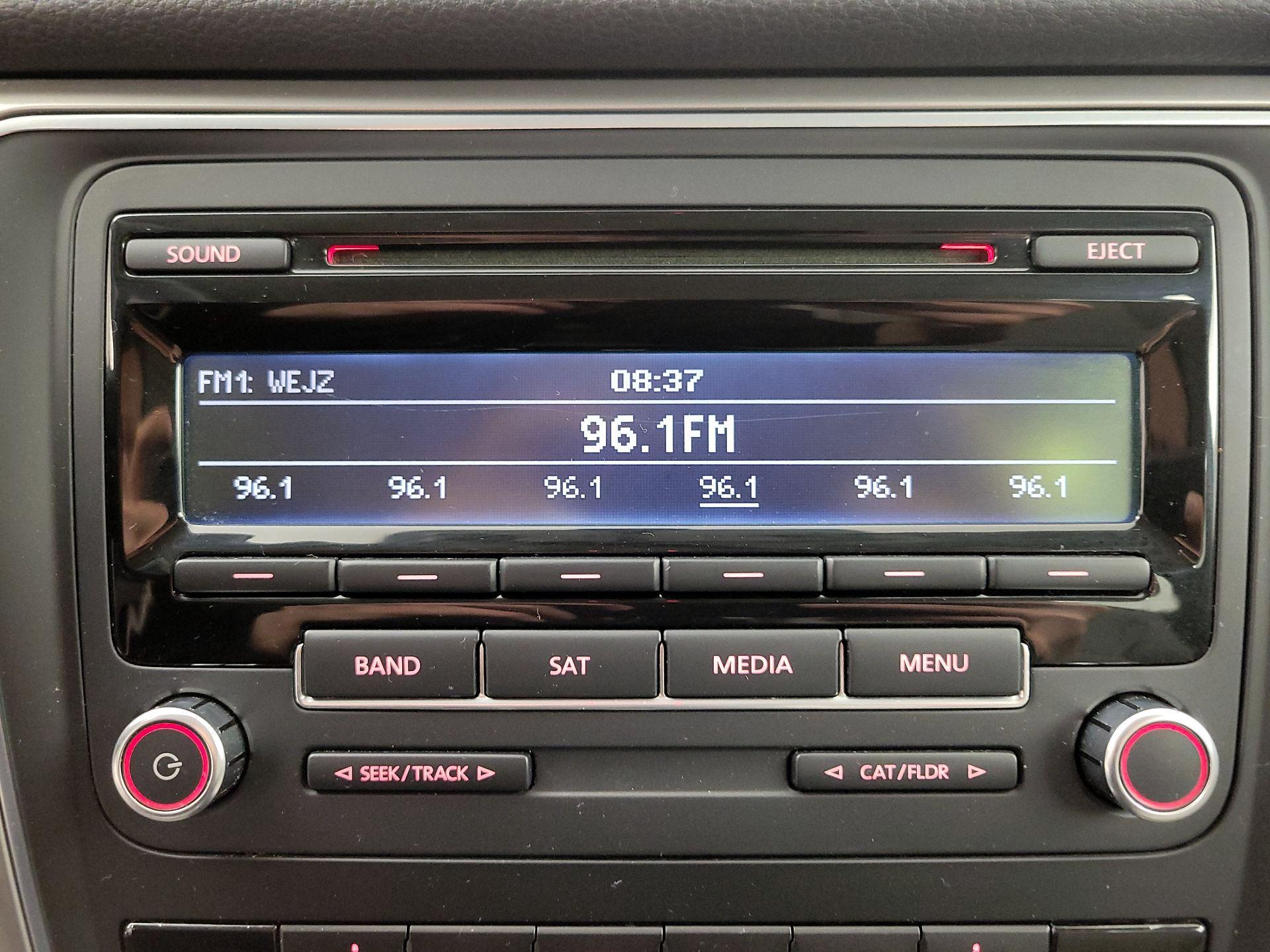 Thumbnail: 2015 Volkswagen Passat - 14