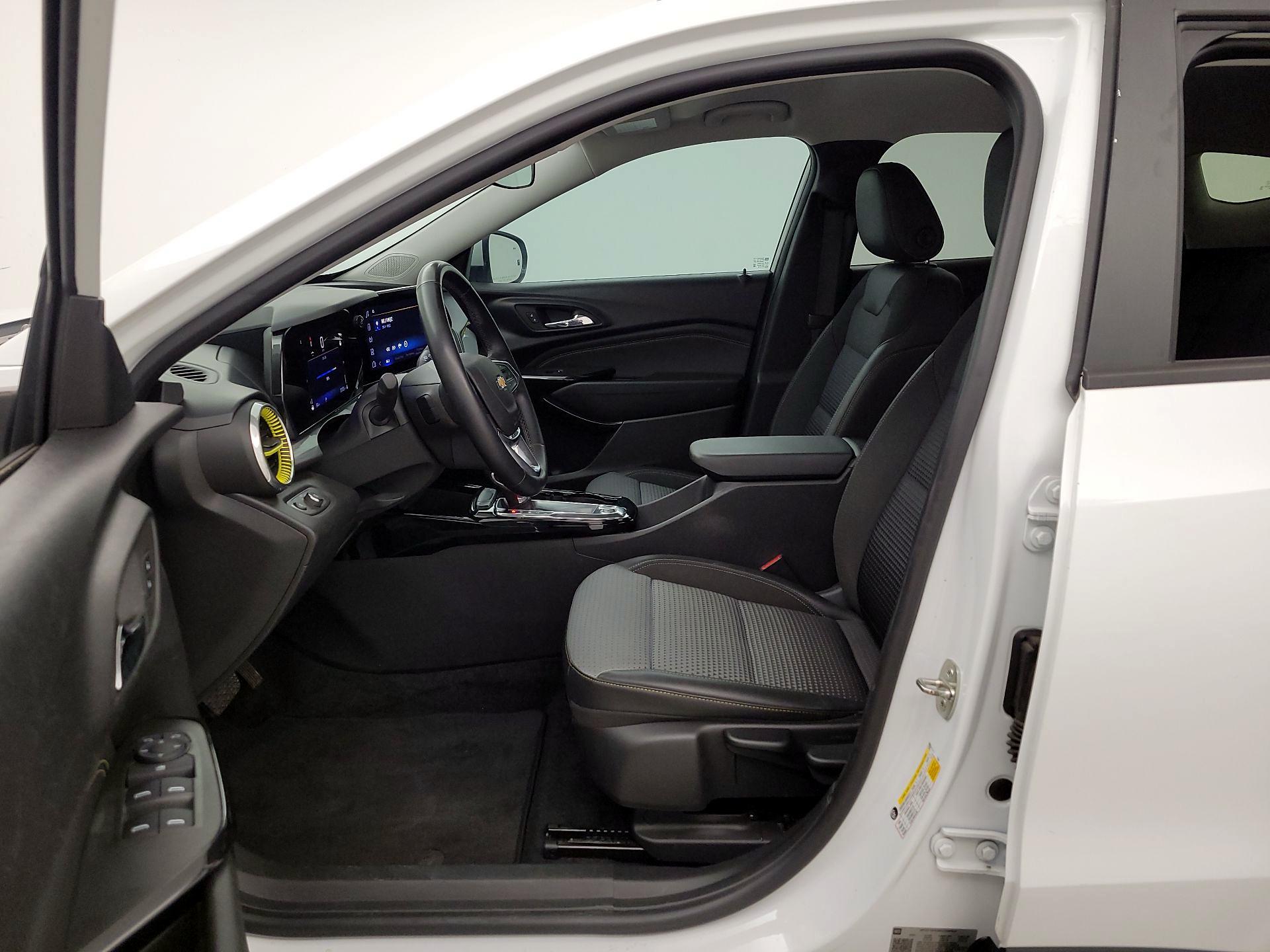 Thumbnail: 2024 Chevrolet Trax - 11