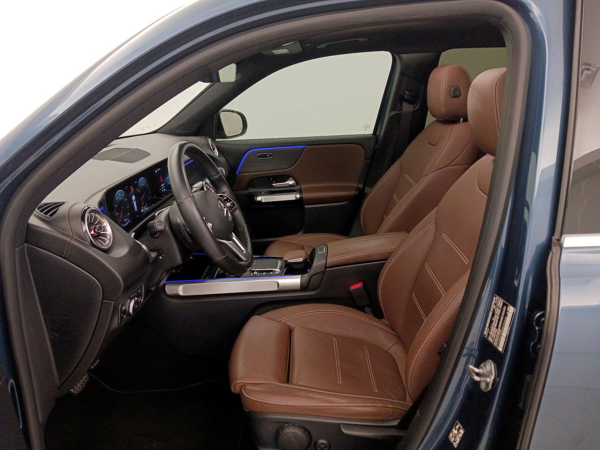 Thumbnail: 2022 Mercedes-Benz GLB - 11