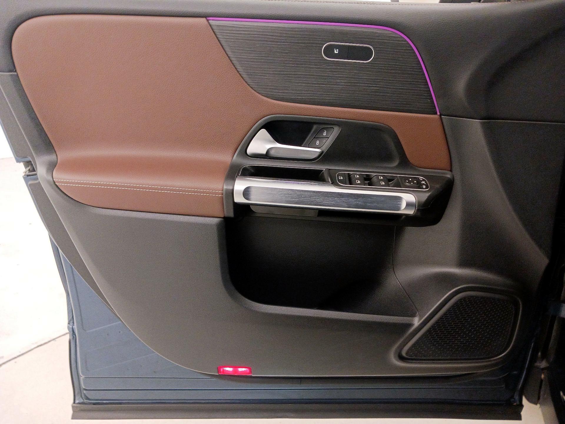 Thumbnail: 2022 Mercedes-Benz GLB - 12