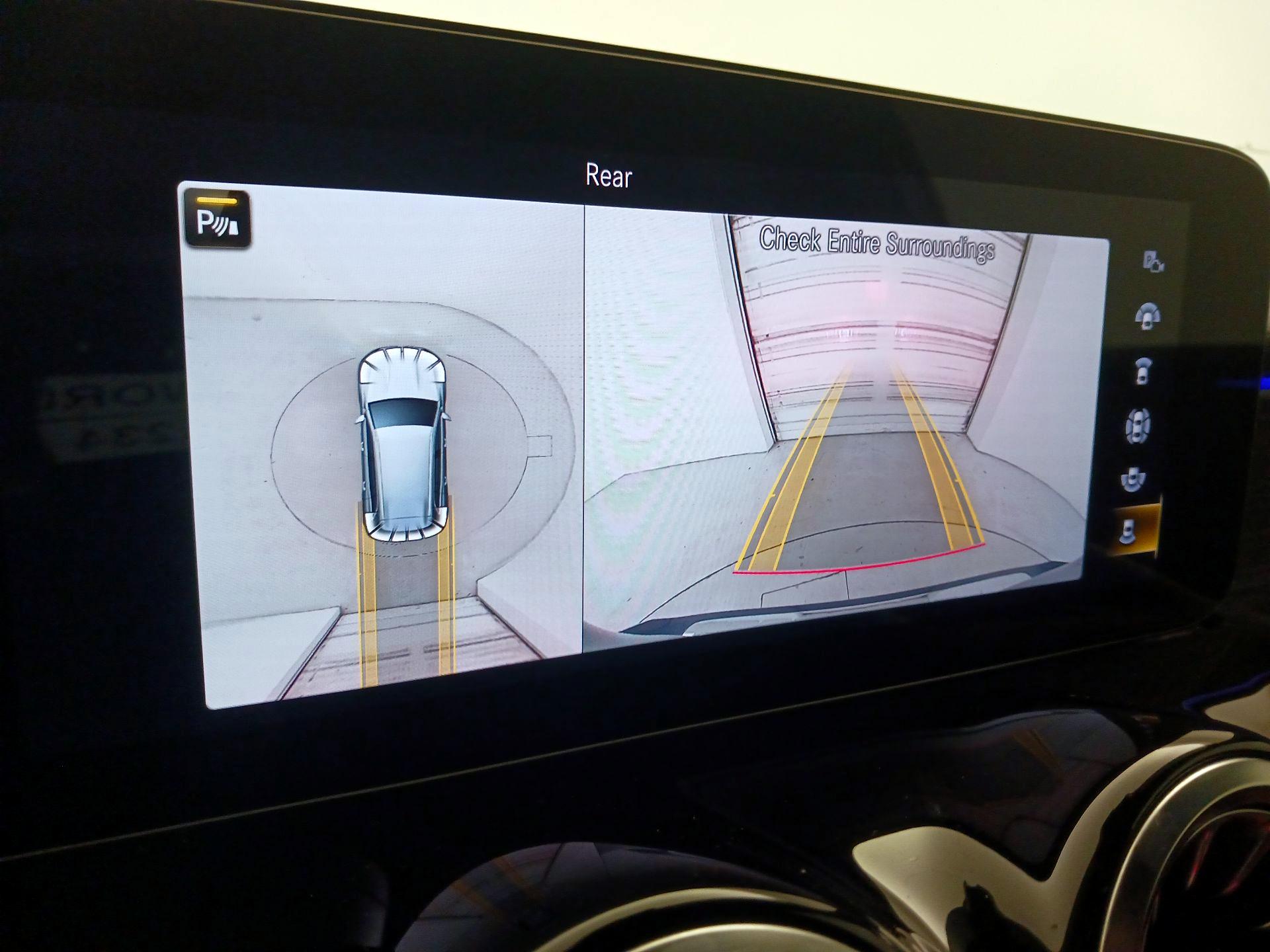 Thumbnail: 2022 Mercedes-Benz GLB - 15