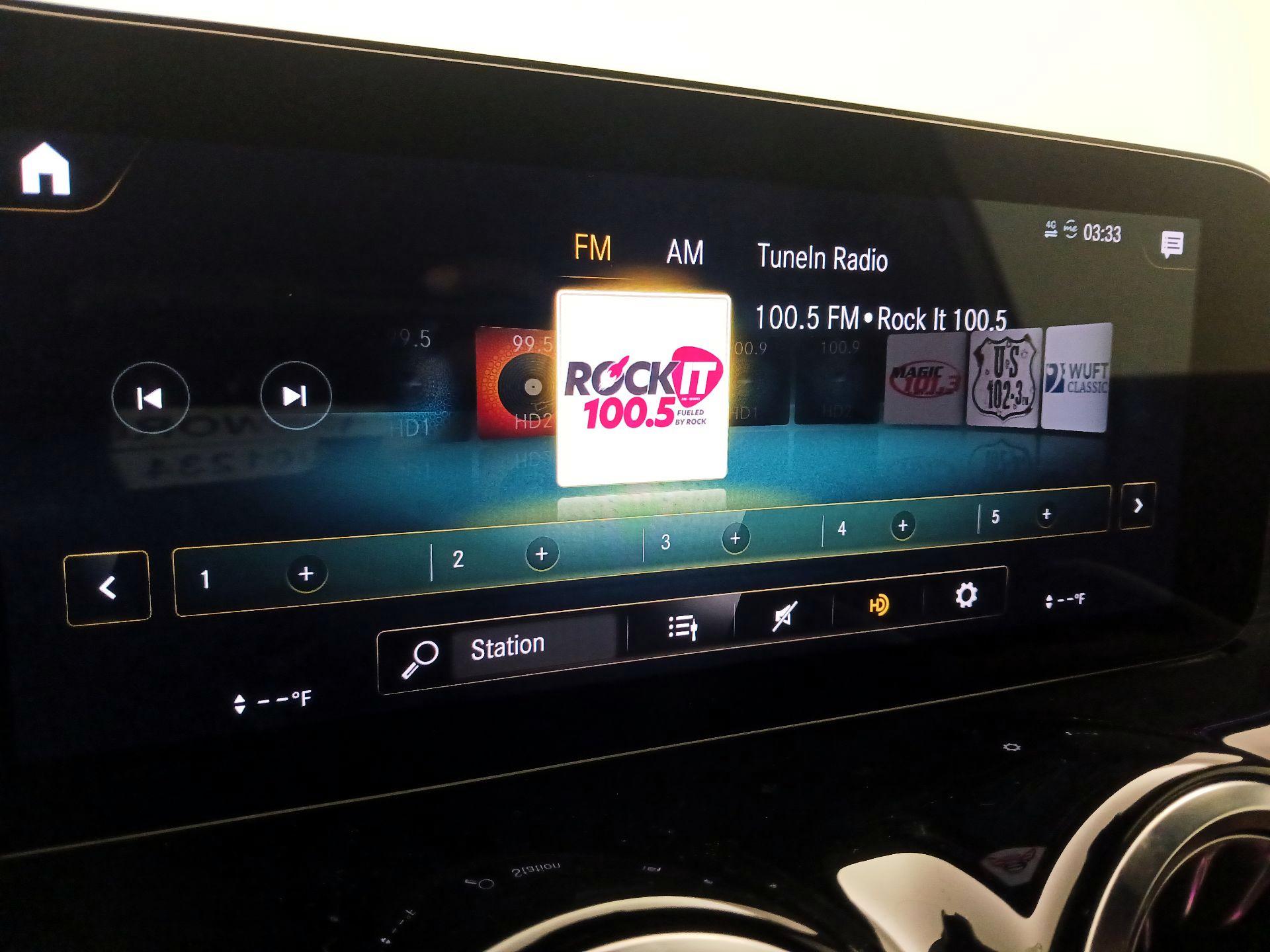 Thumbnail: 2022 Mercedes-Benz GLB - 16