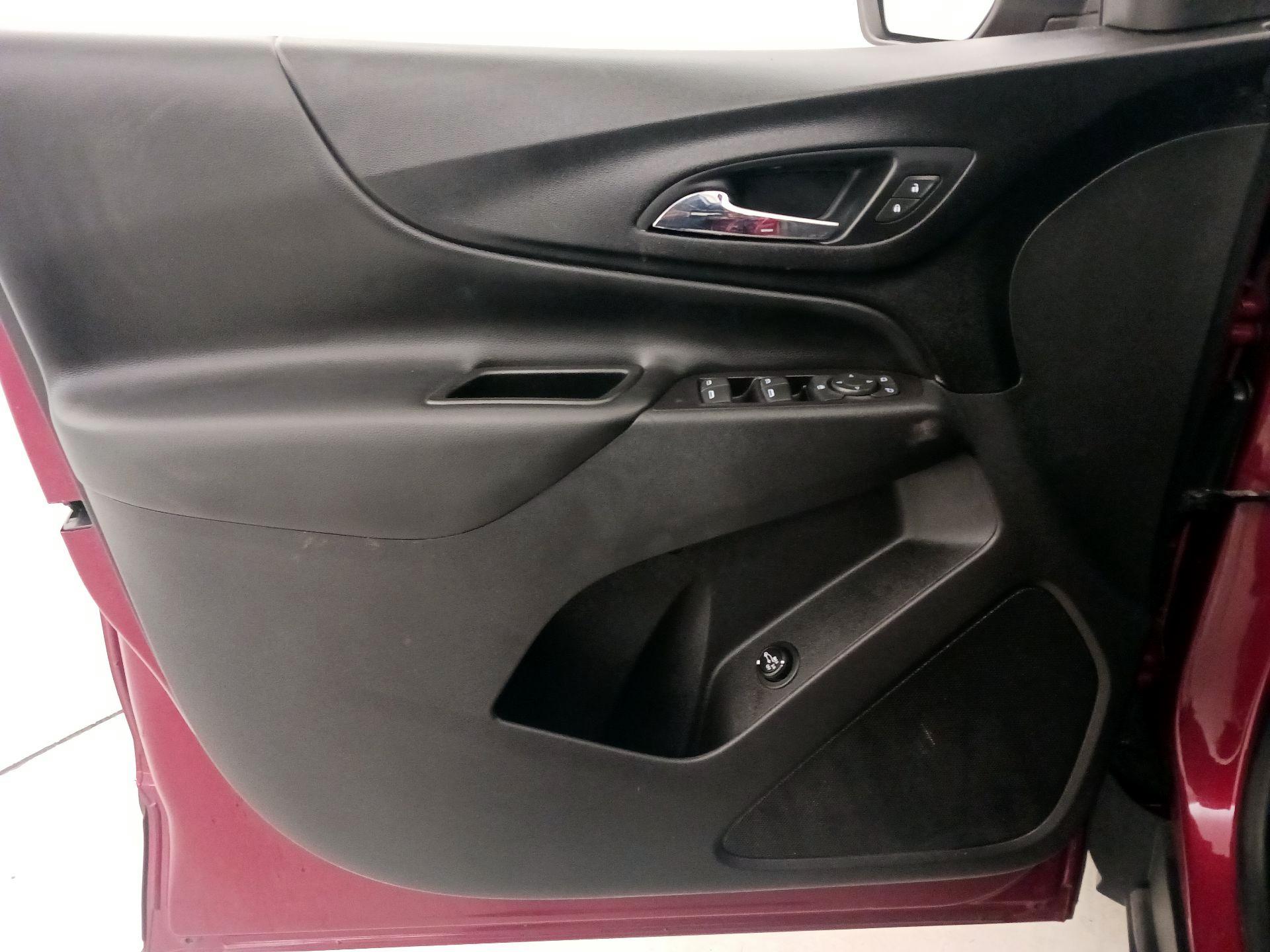 Thumbnail: 2020 Chevrolet Equinox - 12