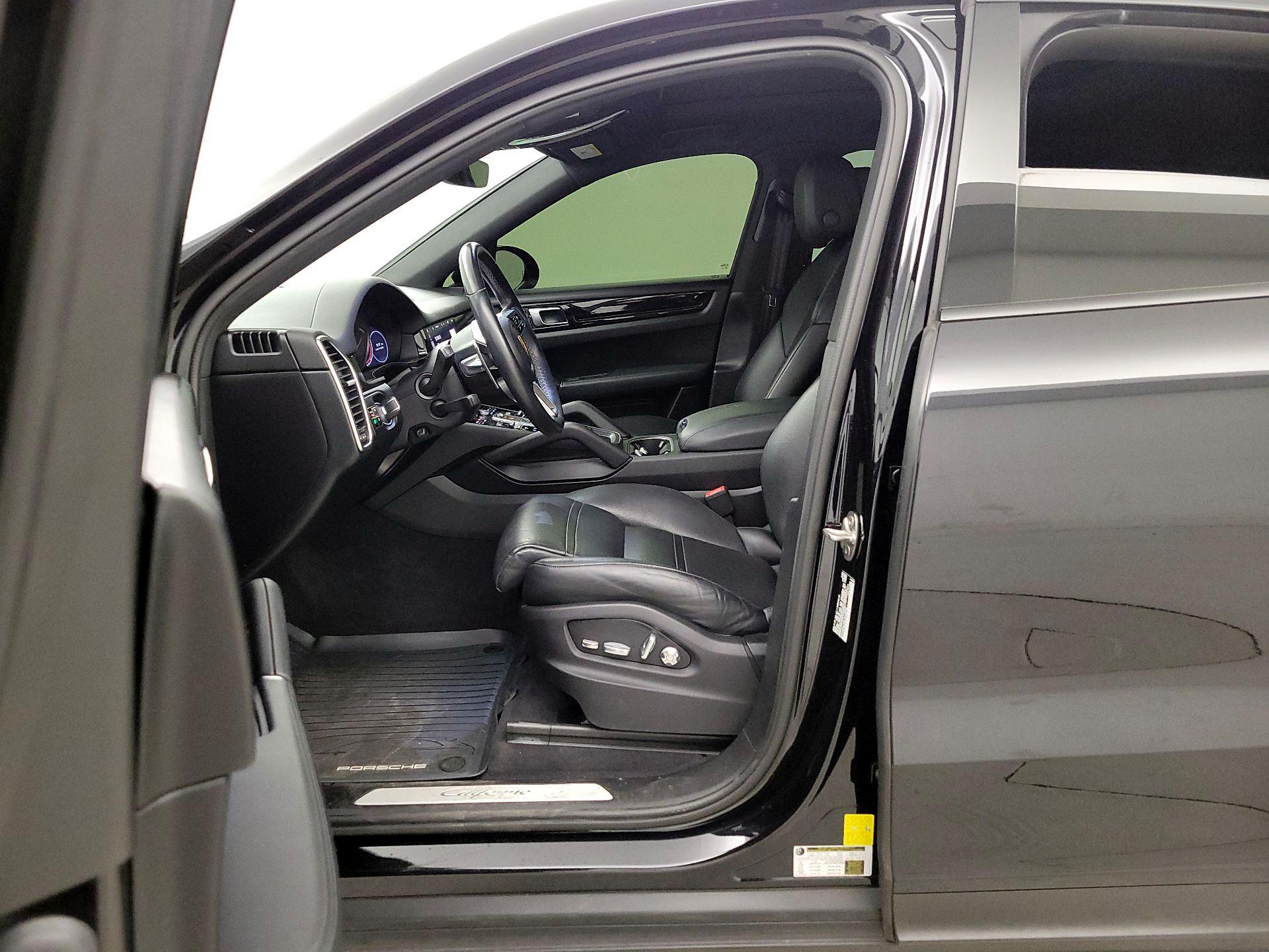 Thumbnail: 2020 Porsche Cayenne - 11