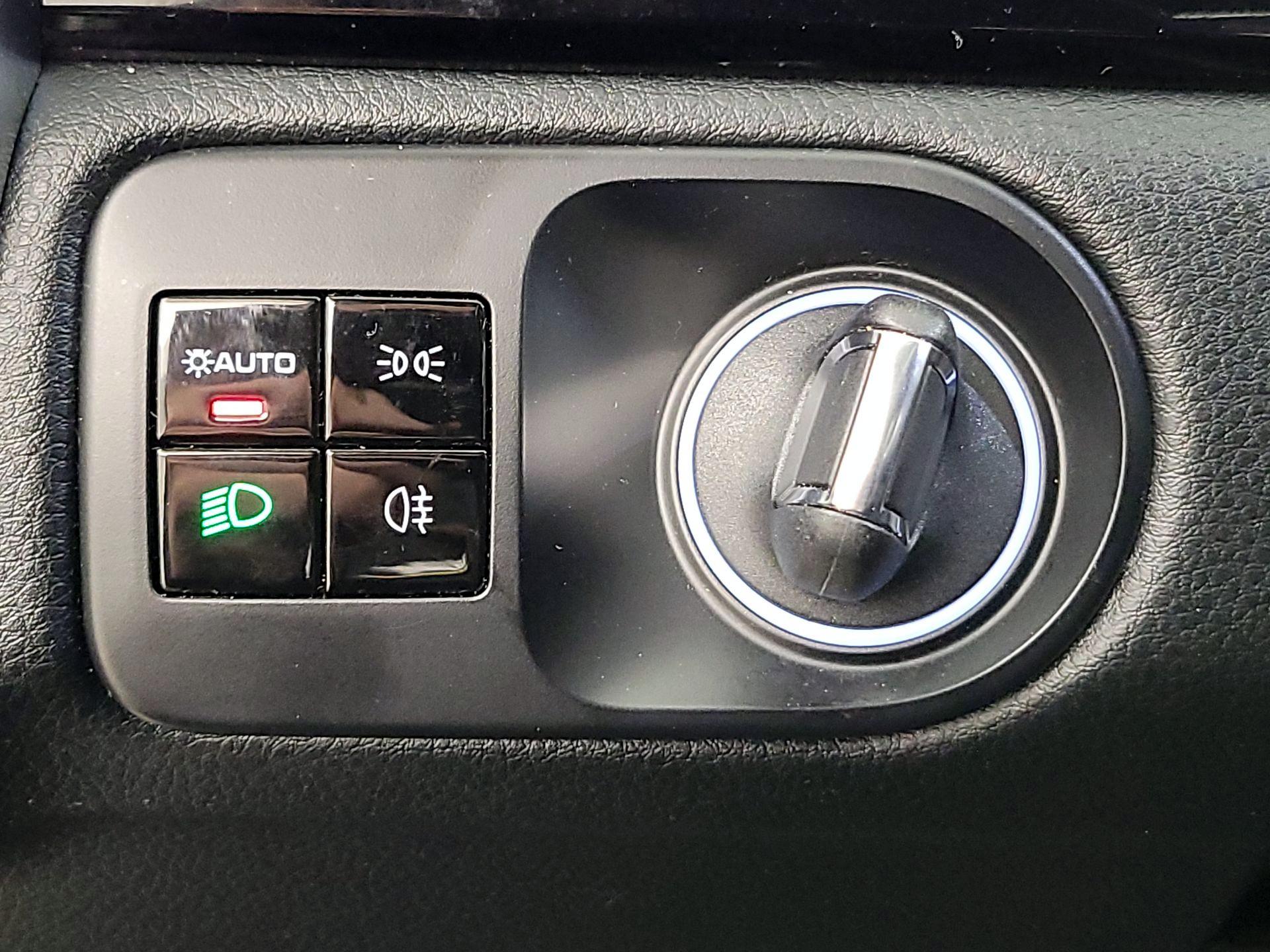 Thumbnail: 2020 Porsche Cayenne - 13