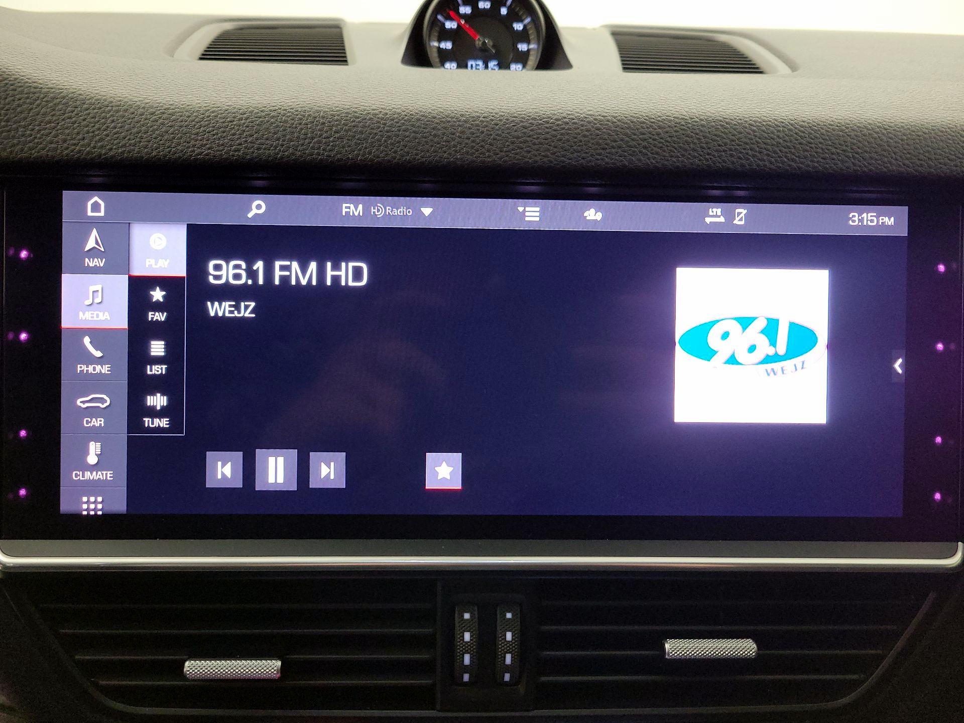 Thumbnail: 2020 Porsche Cayenne - 16