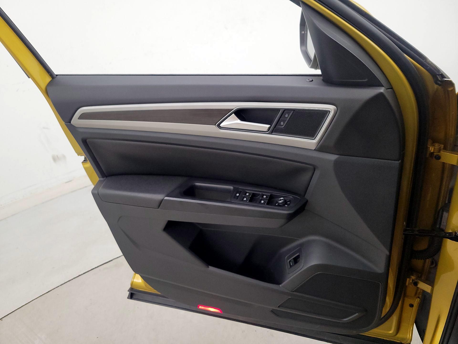 Thumbnail: 2018 Volkswagen Atlas - 12