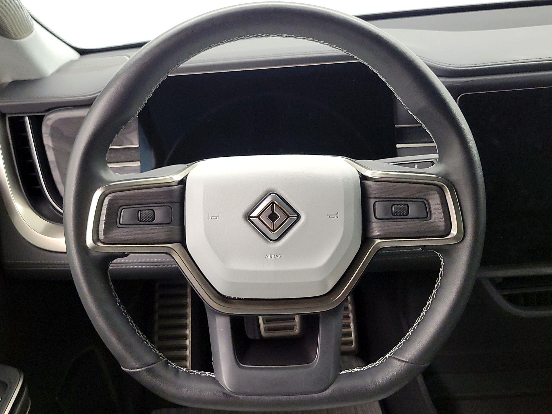 Thumbnail: 2023 Rivian R1T - 10