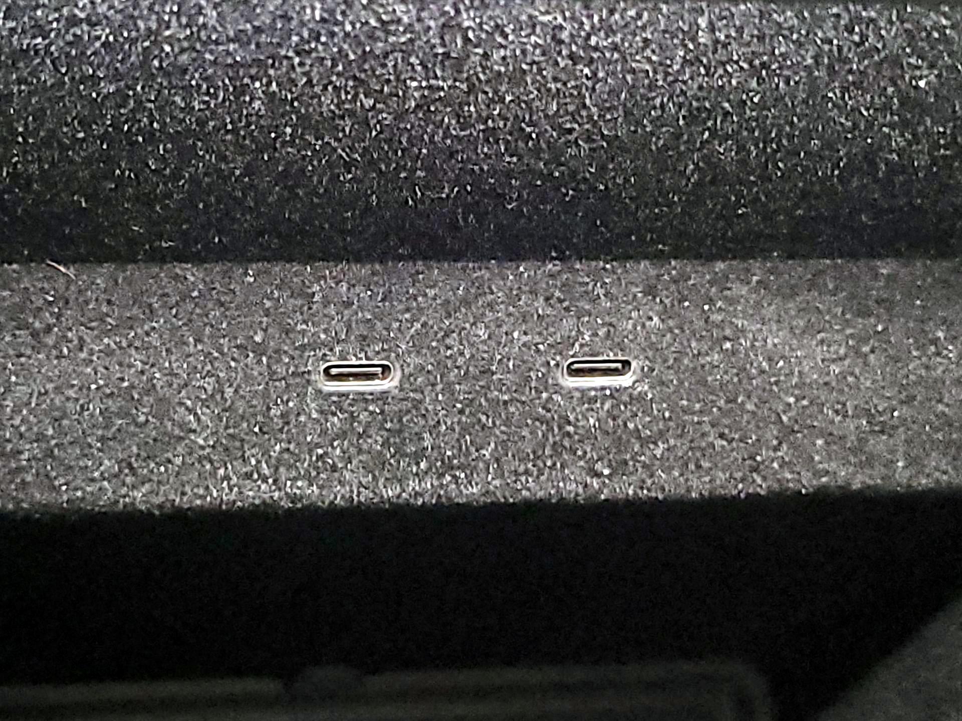 Thumbnail: 2023 Rivian R1T - 17