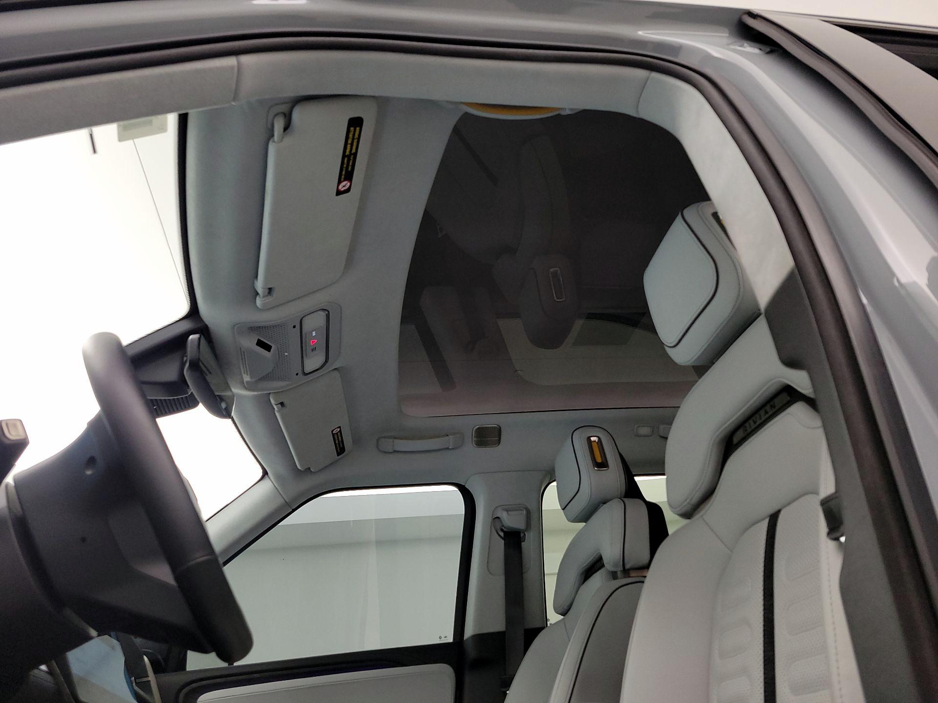 Thumbnail: 2023 Rivian R1T - 18