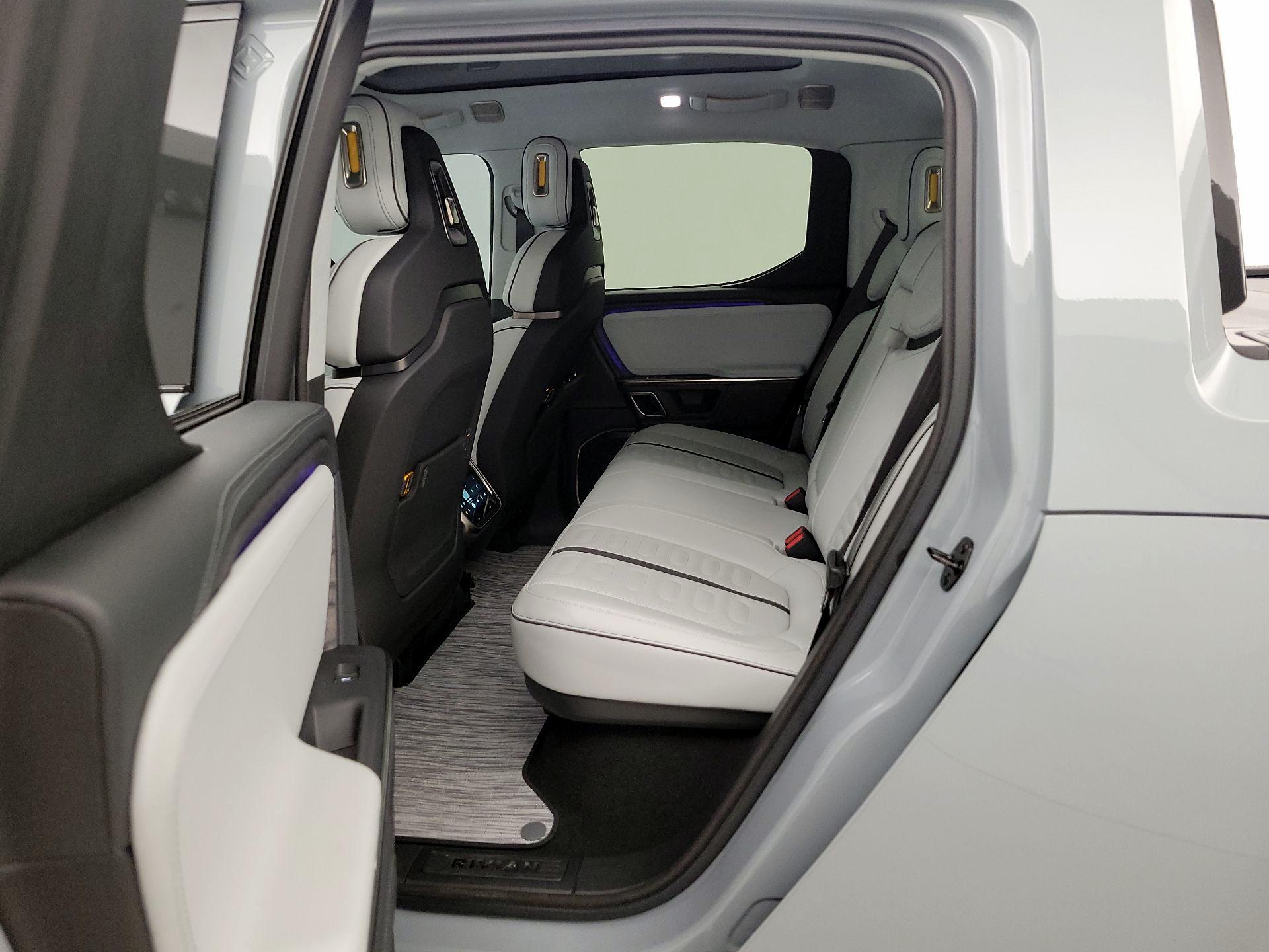 Thumbnail: 2023 Rivian R1T - 19