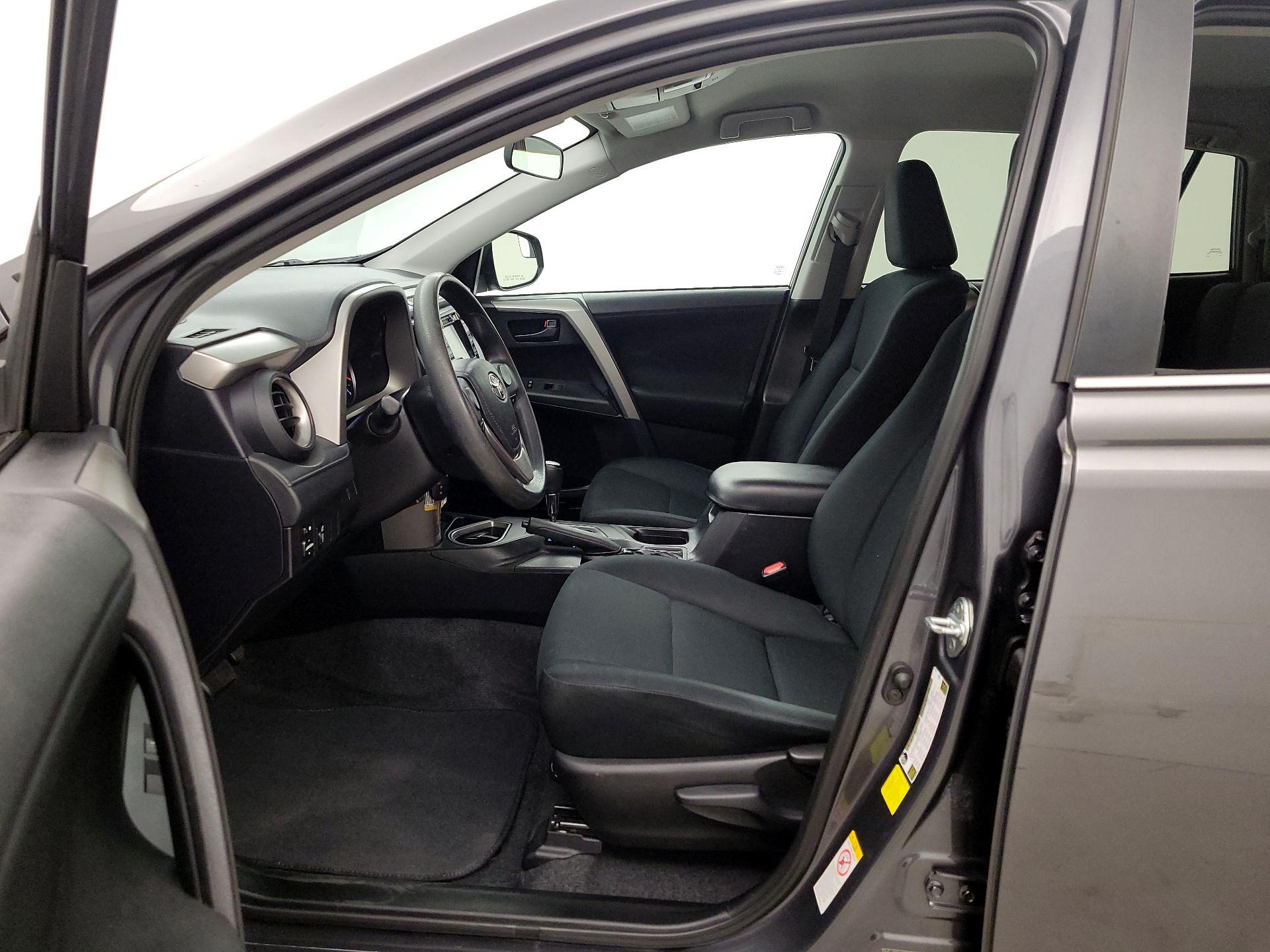 Thumbnail: 2016 Toyota RAV4 - 11