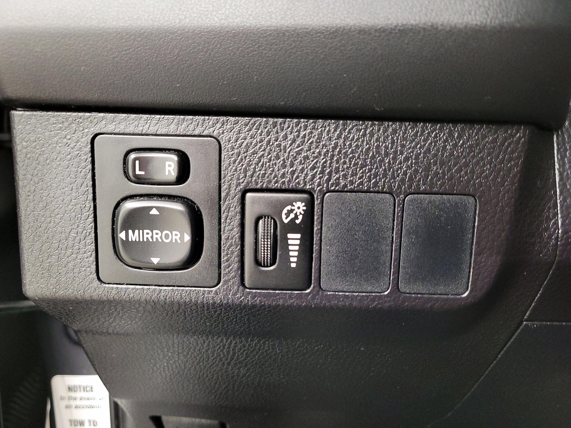 Thumbnail: 2016 Toyota RAV4 - 13