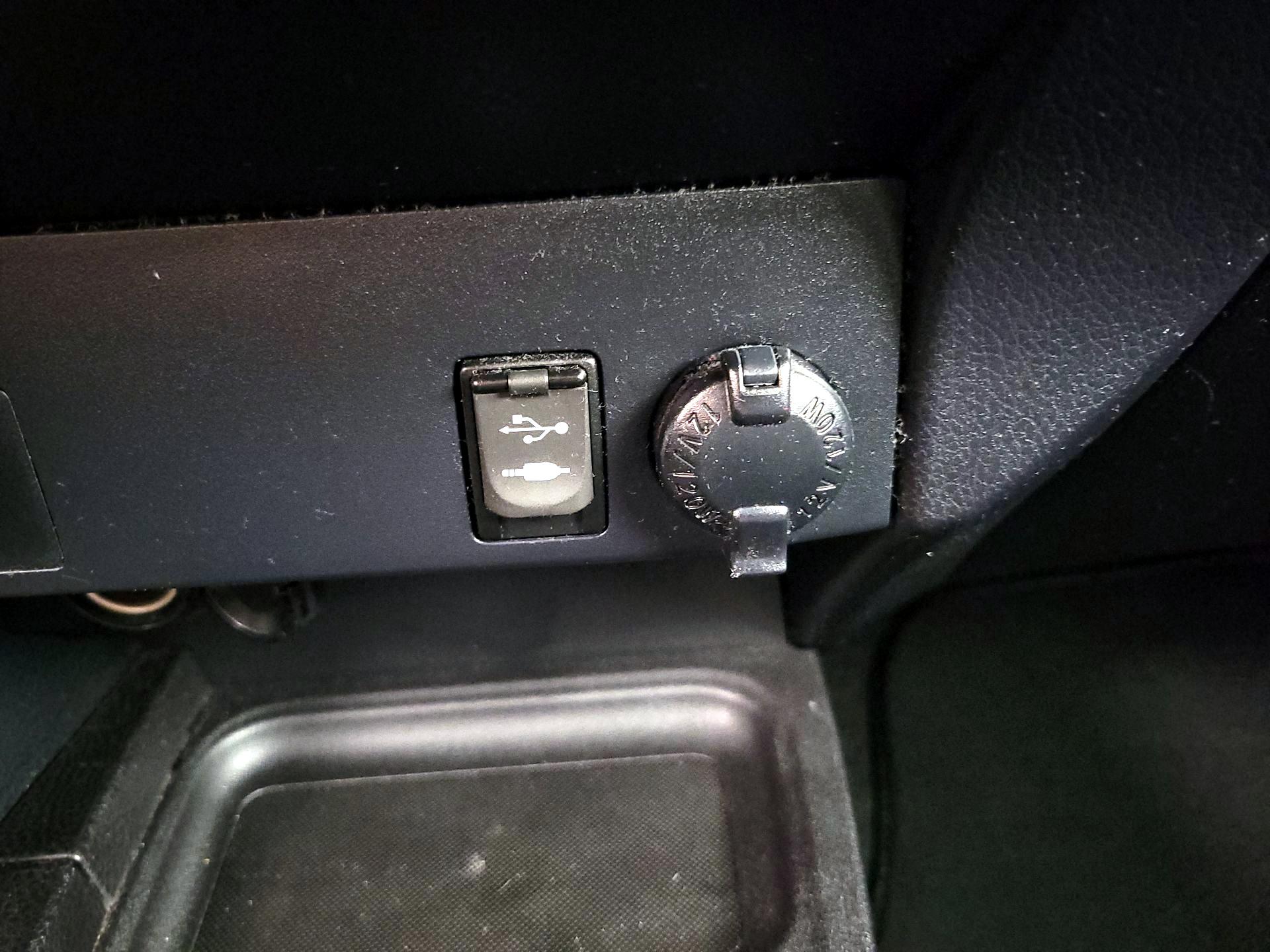 Thumbnail: 2016 Toyota RAV4 - 18