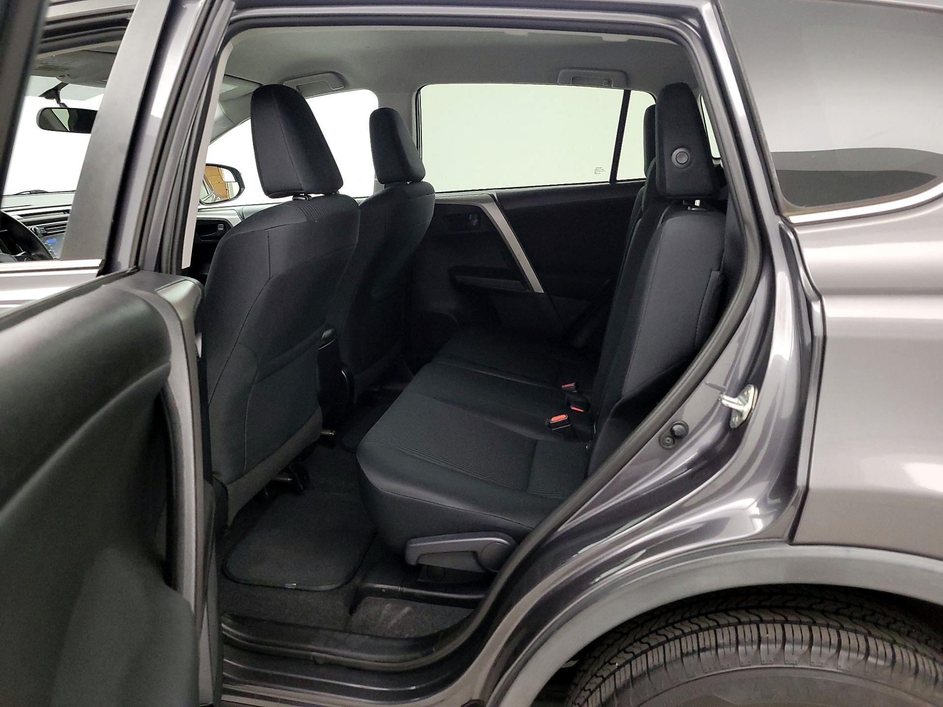 Thumbnail: 2016 Toyota RAV4 - 19