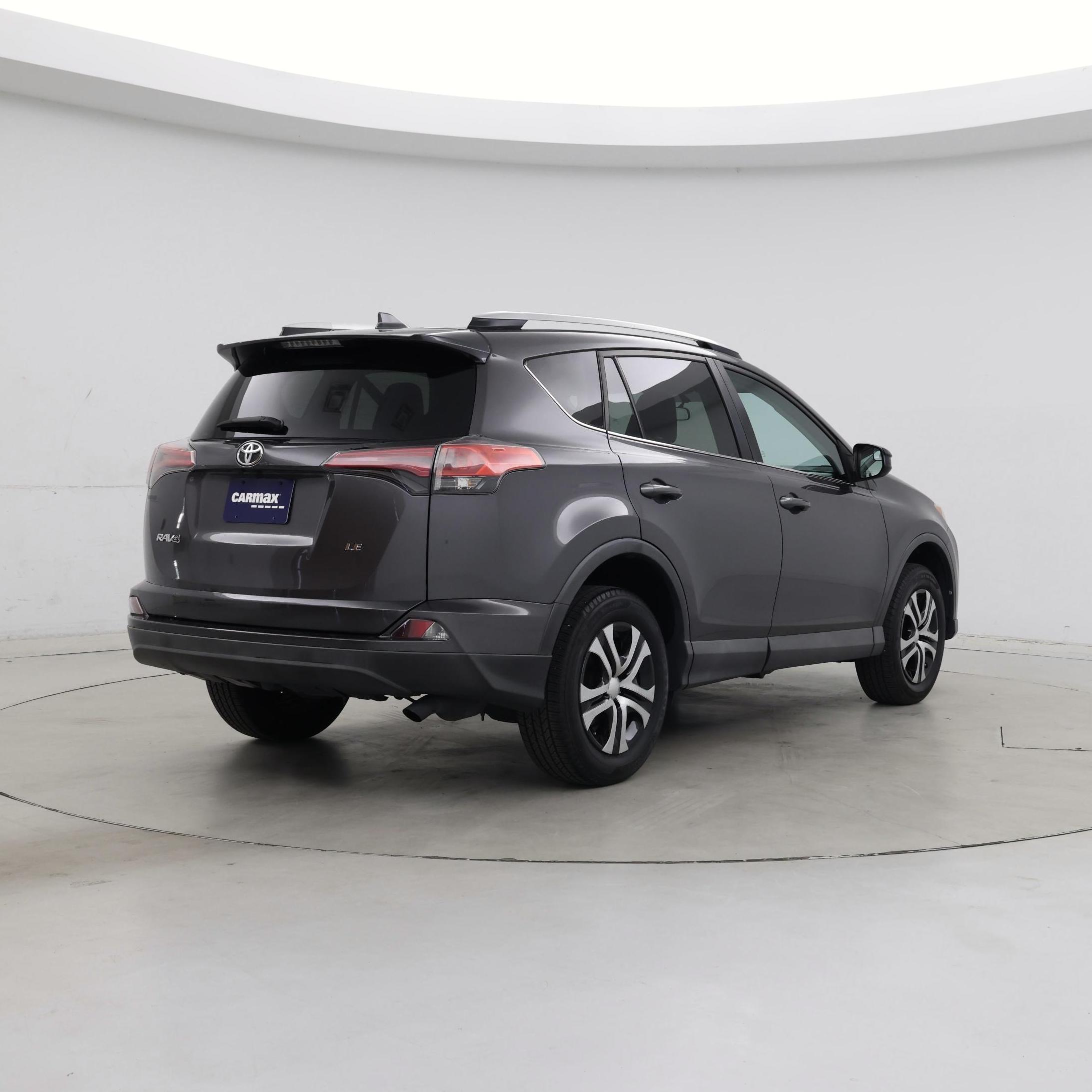 Thumbnail: 2016 Toyota RAV4 - 8