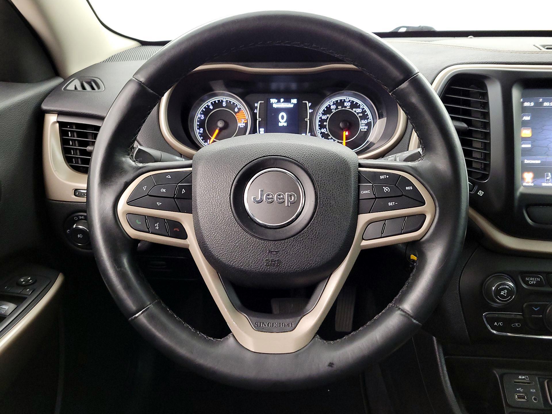 Thumbnail: 2017 Jeep Cherokee - 10
