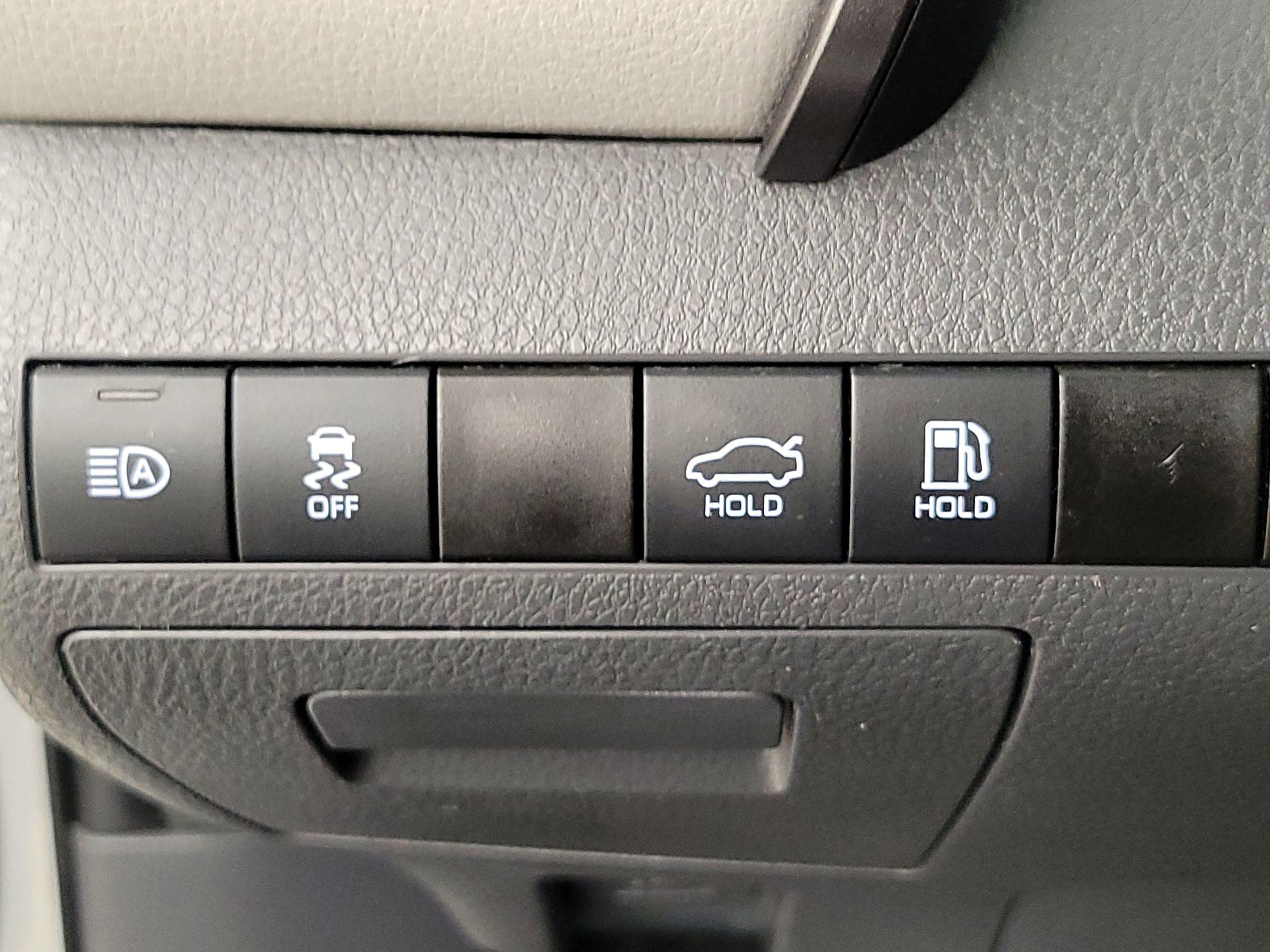 Thumbnail: 2021 Toyota Camry - 13