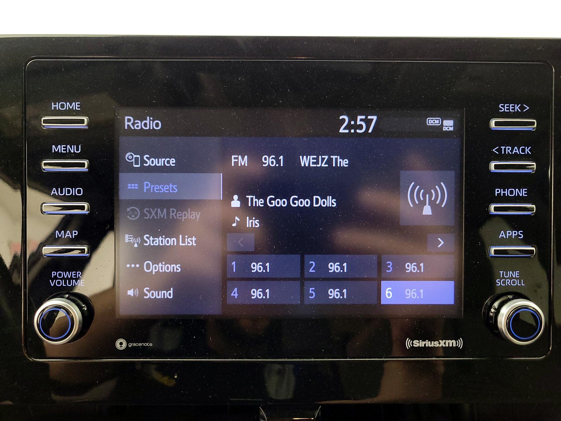 Thumbnail: 2021 Toyota Camry - 15