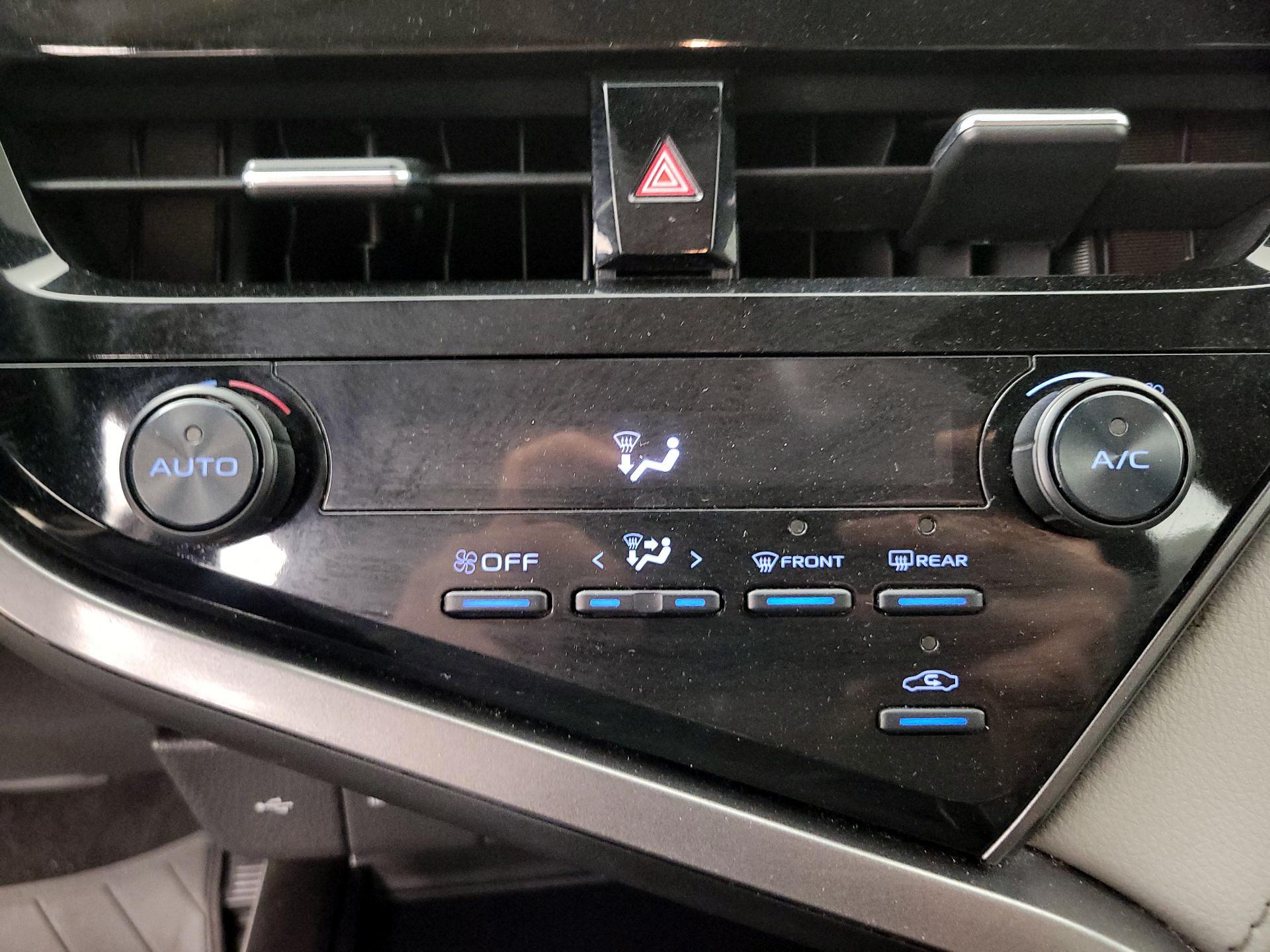 Thumbnail: 2021 Toyota Camry - 16