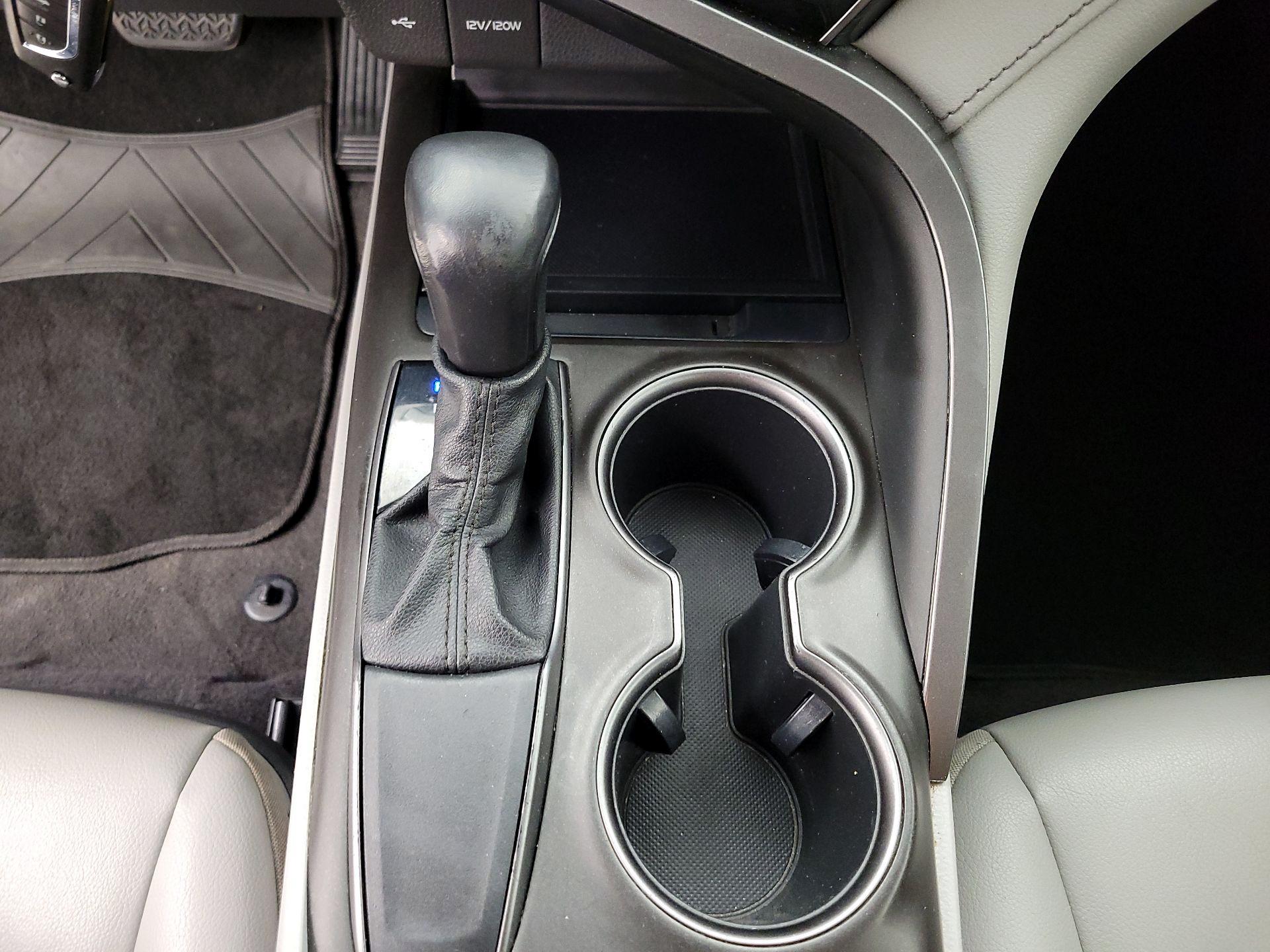 Thumbnail: 2021 Toyota Camry - 17