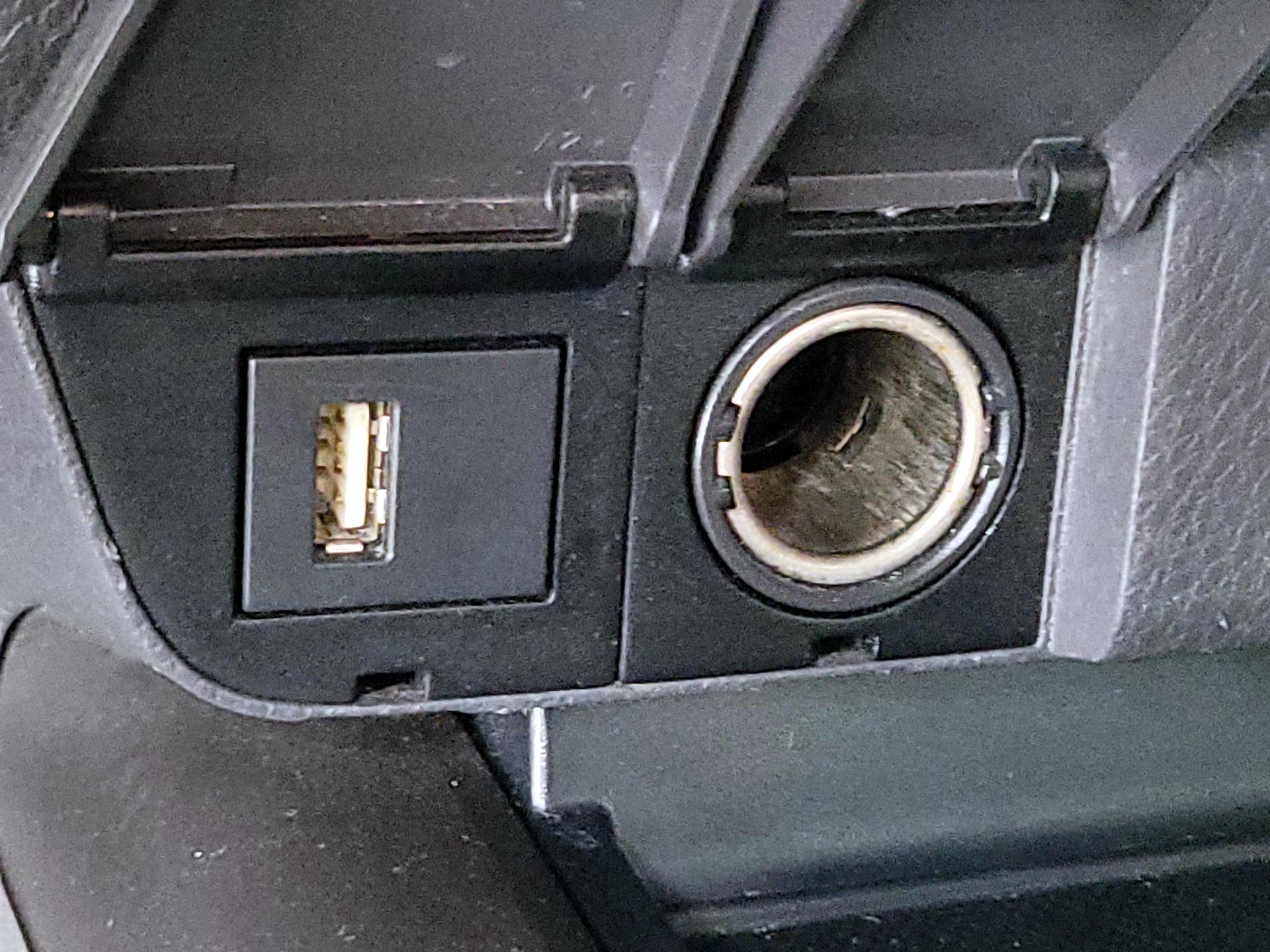 Thumbnail: 2021 Toyota Camry - 18