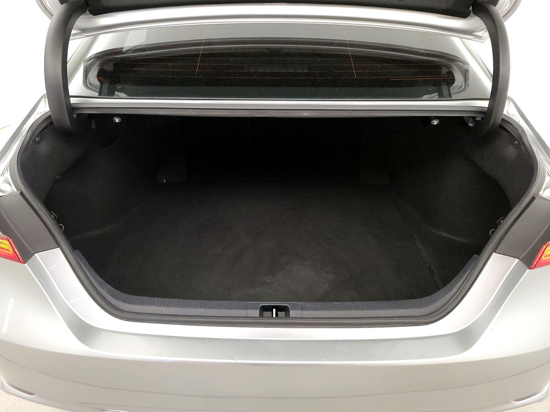 Thumbnail: 2021 Toyota Camry - 20