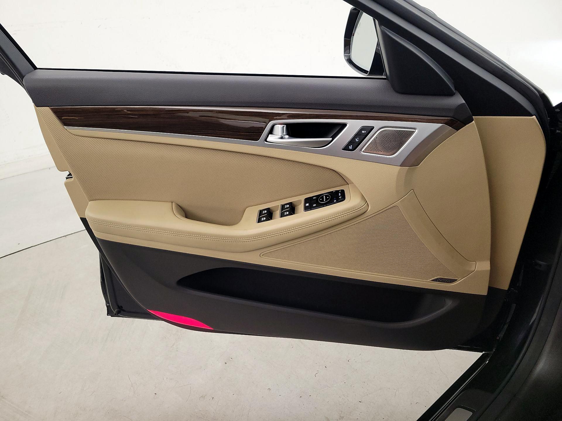 Thumbnail: 2018 Genesis G80 - 12