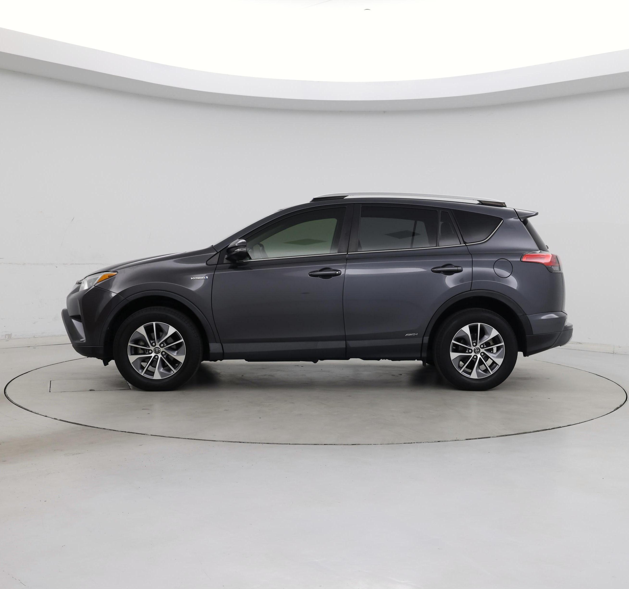 Thumbnail: 2016 Toyota RAV4 - 3